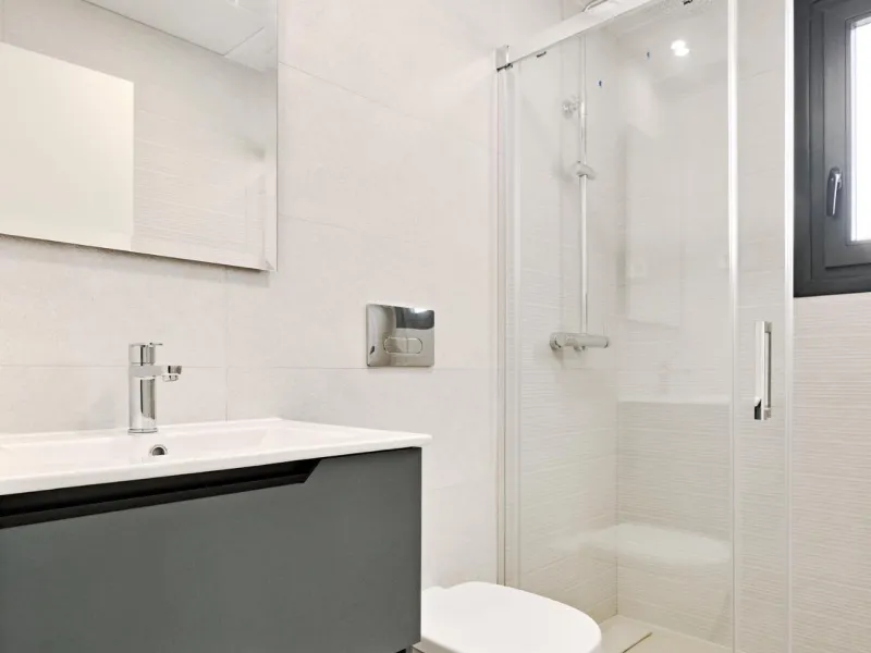 ¡Descubre tu paraíso en La Veleta, Torrevieja! 🌊🏡