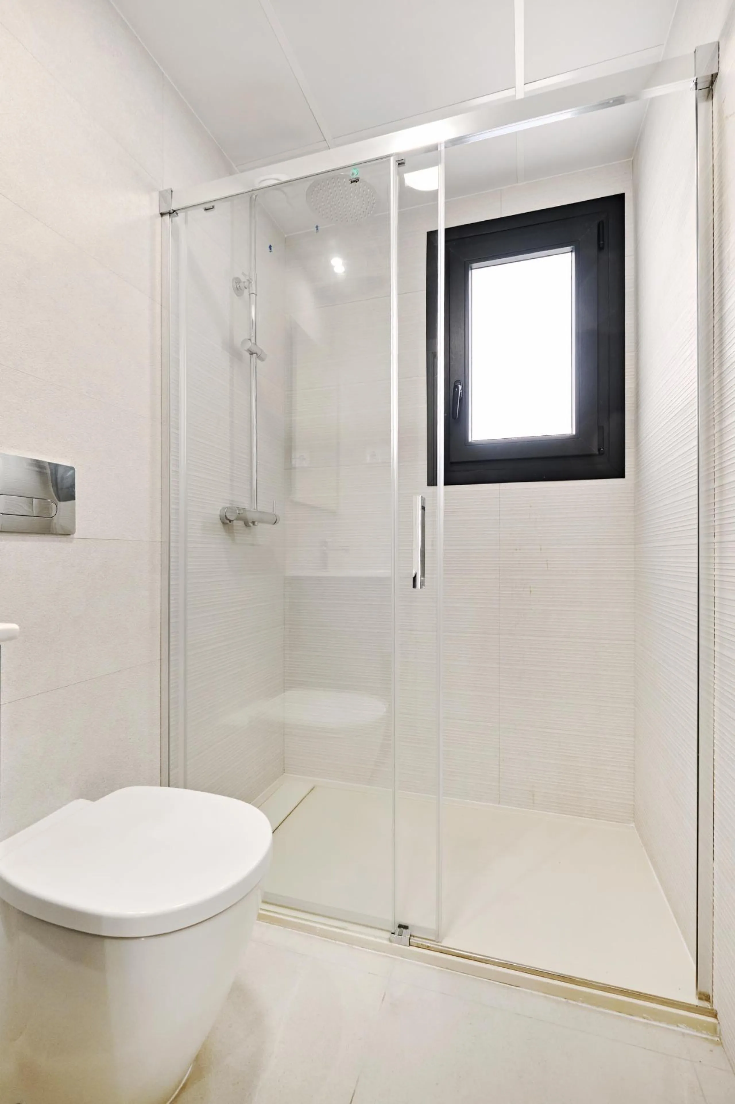 ¡Descubre tu paraíso en La Veleta, Torrevieja! 🌊🏡