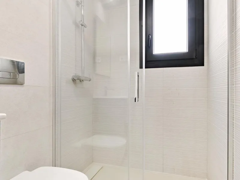 ¡Descubre tu paraíso en La Veleta, Torrevieja! 🌊🏡