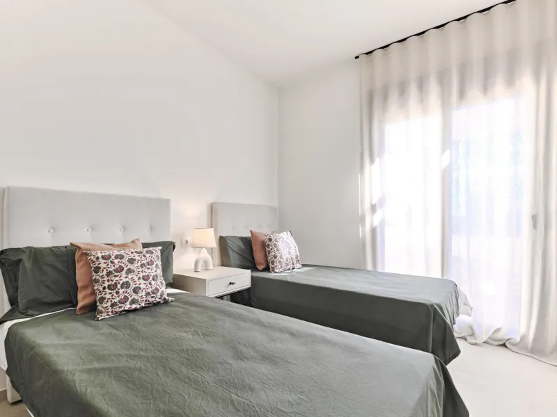 ¡Descubre tu paraíso en La Veleta, Torrevieja! 🌊🏡