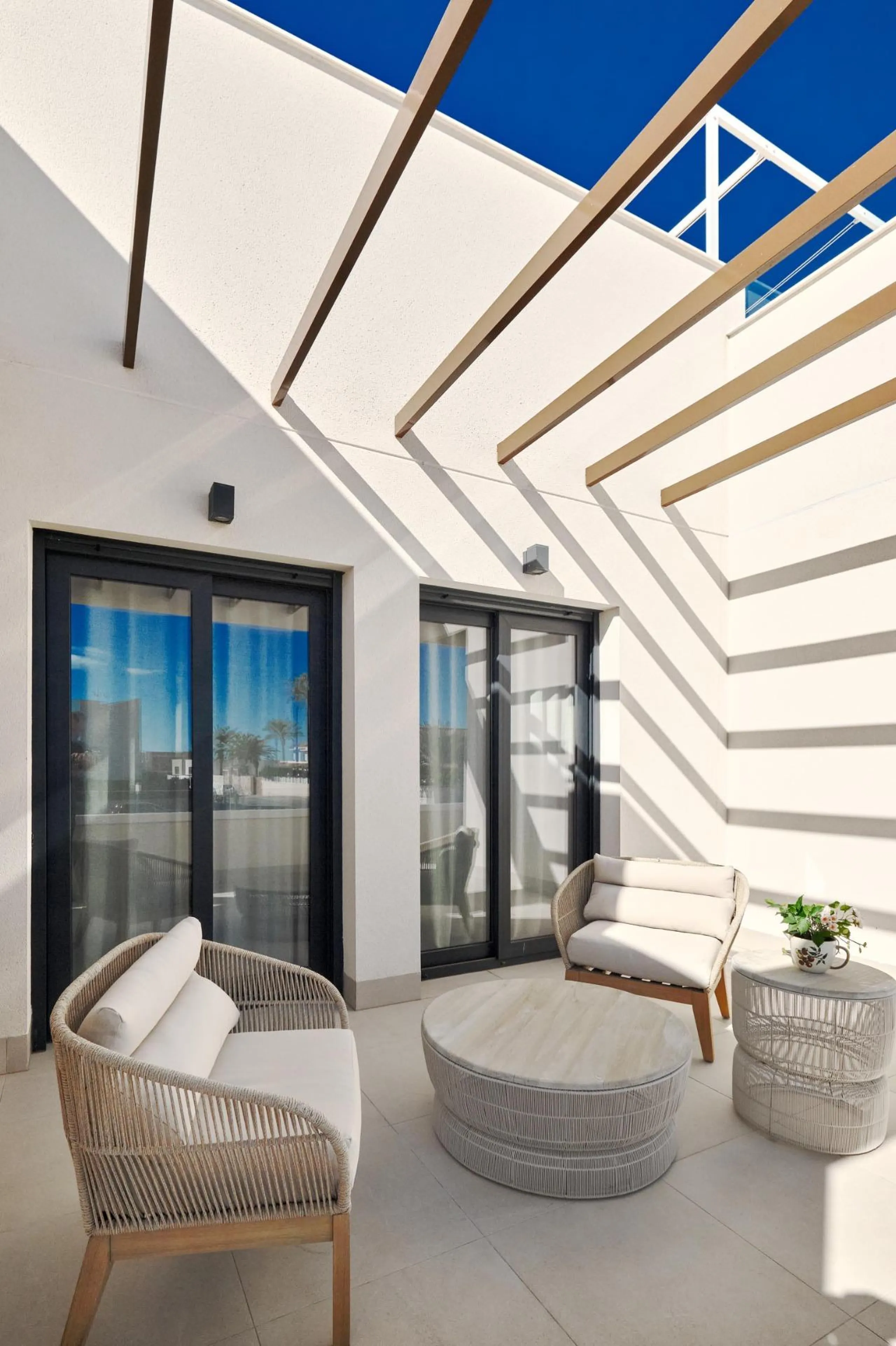 ¡Descubre tu paraíso en La Veleta, Torrevieja! 🌊🏡