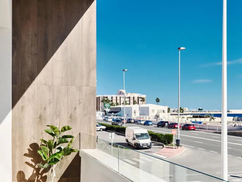 ¡Descubre tu paraíso en La Veleta, Torrevieja! 🌊🏡