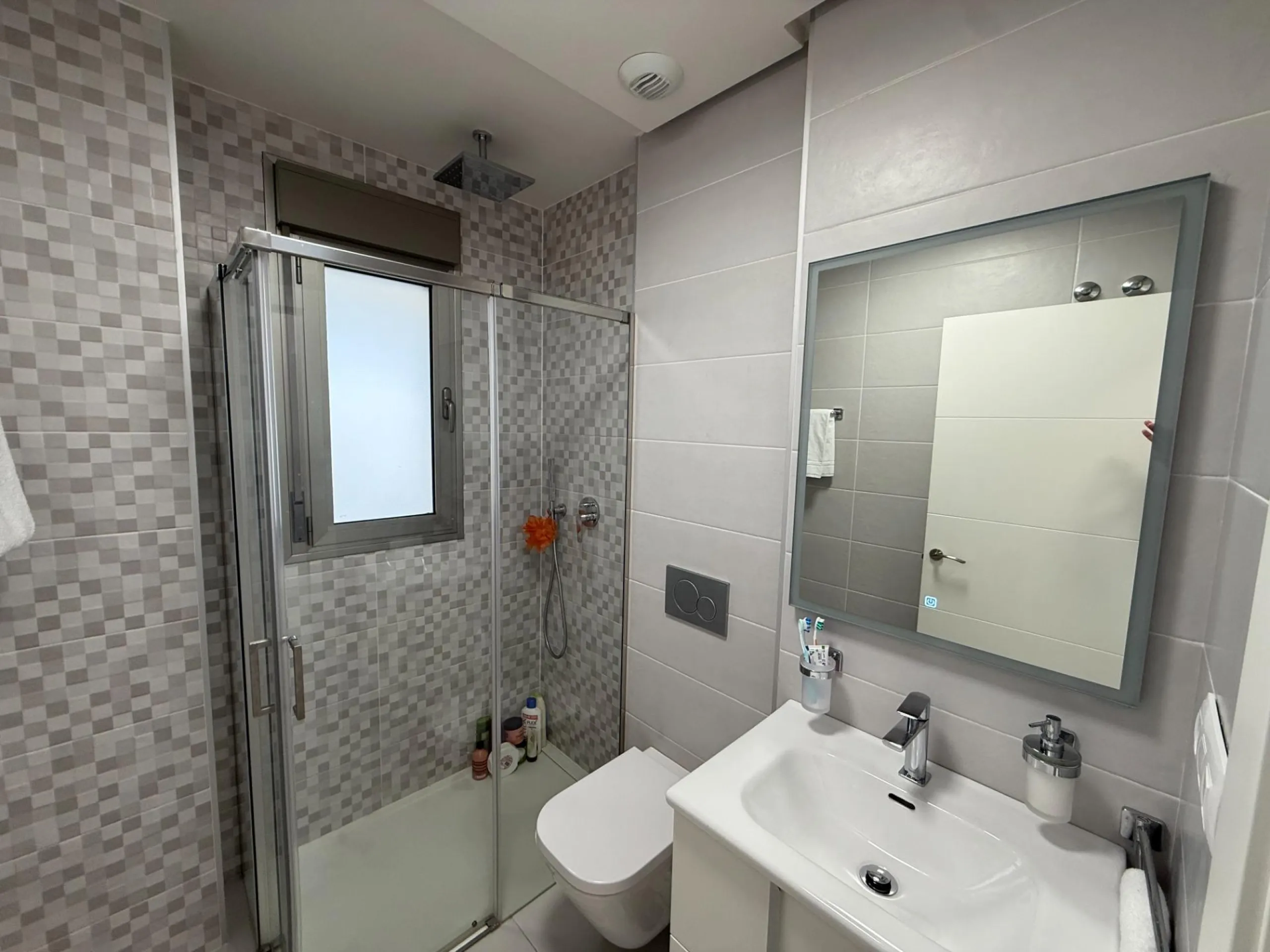 Resale opportunity with 3 bedrooms and 2 bathrooms