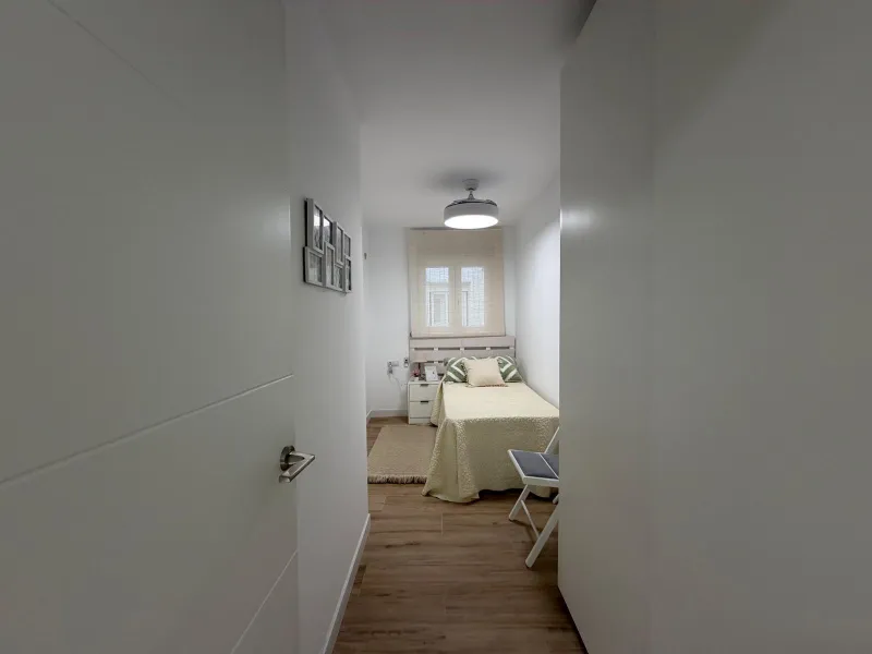 APARTAMENTO TOTALMENTE REFORMADO CON VISTAS AL MAR CON GARAJE+TRASTERO (OPCIONAL). 3 DORM. 2 BAÑOS. SUPERFICIE 92 M2.