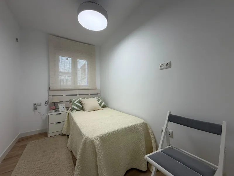 APARTAMENTO TOTALMENTE REFORMADO CON VISTAS AL MAR CON GARAJE+TRASTERO (OPCIONAL). 3 DORM. 2 BAÑOS. SUPERFICIE 92 M2.