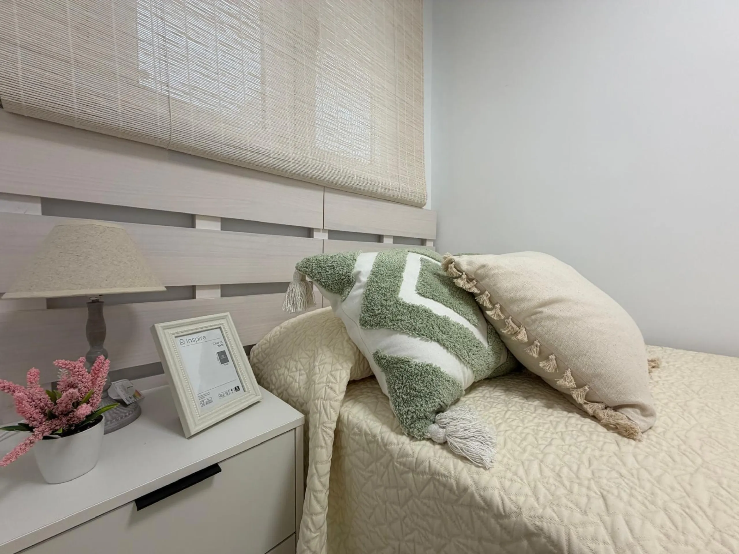 APARTAMENTO TOTALMENTE REFORMADO CON VISTAS AL MAR CON GARAJE+TRASTERO (OPCIONAL). 3 DORM. 2 BAÑOS. SUPERFICIE 92 M2.