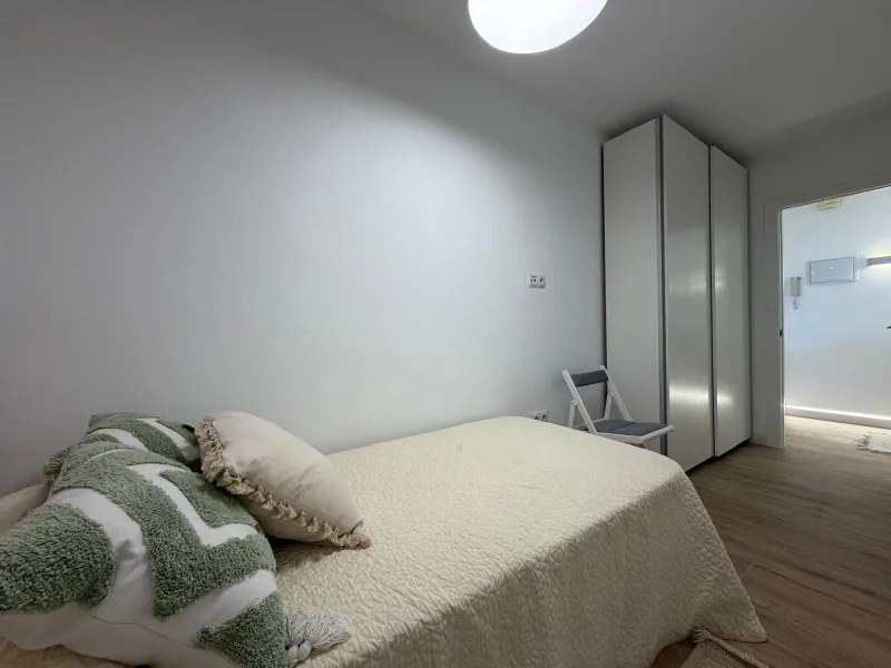 APARTAMENTO TOTALMENTE REFORMADO CON VISTAS AL MAR CON GARAJE+TRASTERO (OPCIONAL). 3 DORM. 2 BAÑOS. SUPERFICIE 92 M2.