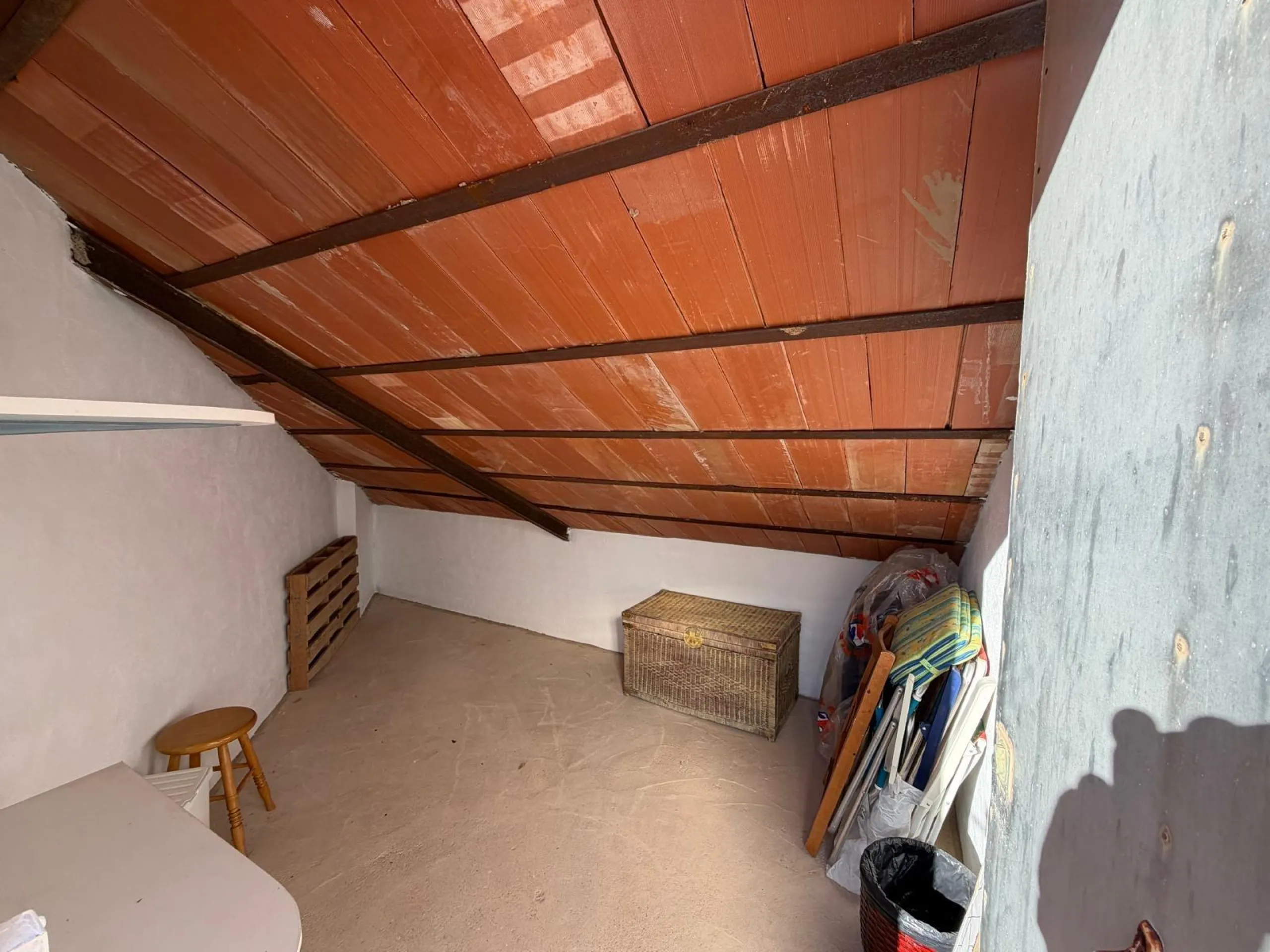 APARTAMENTO TOTALMENTE REFORMADO CON VISTAS AL MAR CON GARAJE+TRASTERO (OPCIONAL). 3 DORM. 2 BAÑOS. SUPERFICIE 92 M2.