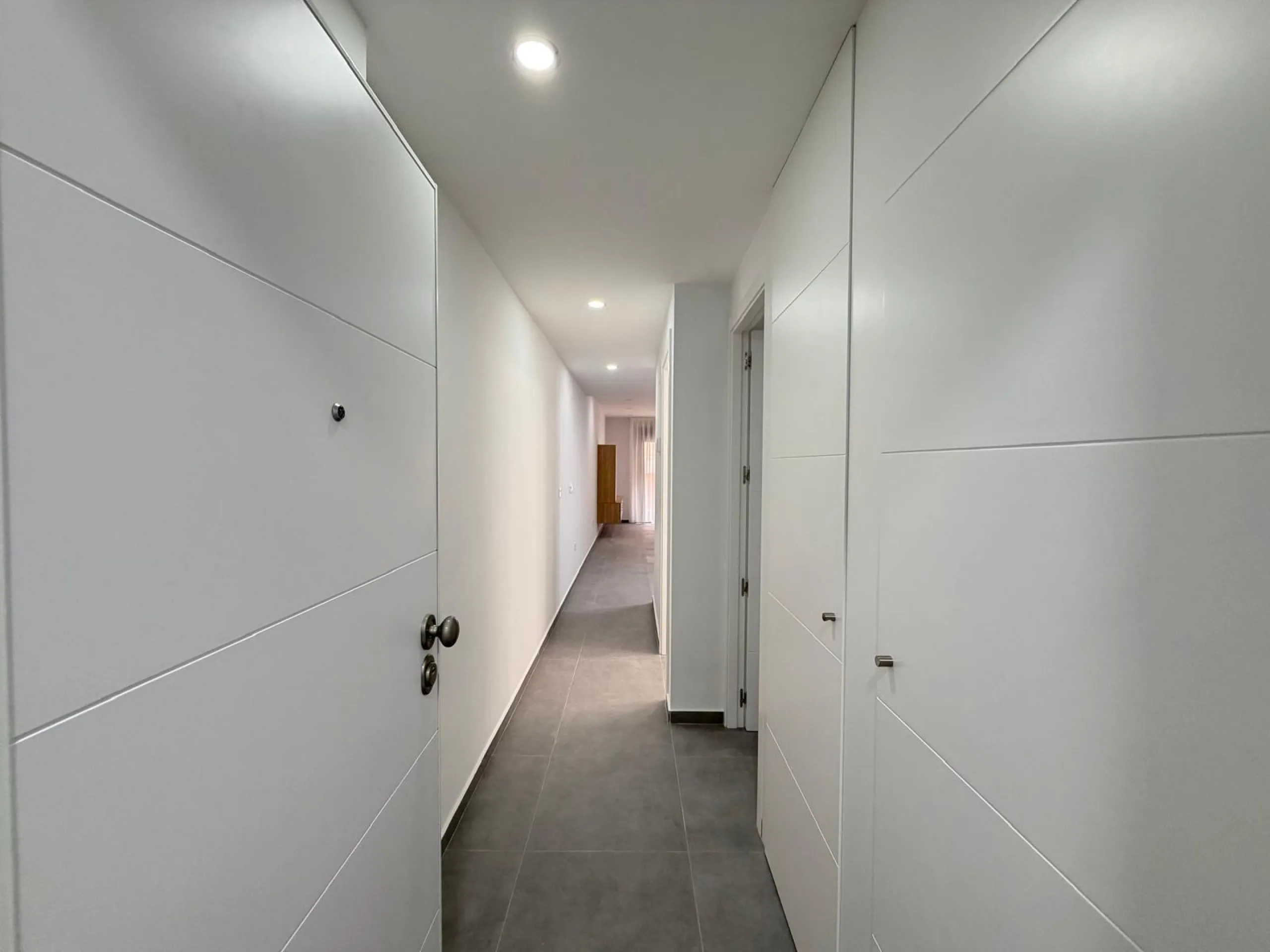 NEW APARTMENT IN THE RESIDENTIAL COMPLEX 'ALEGRIA 21' WITH INCLUDED GARAGE. 3 BEDROOMS. 2 BATHROOMS. 113 M2. POOL + SAUNA + BARBECUE.