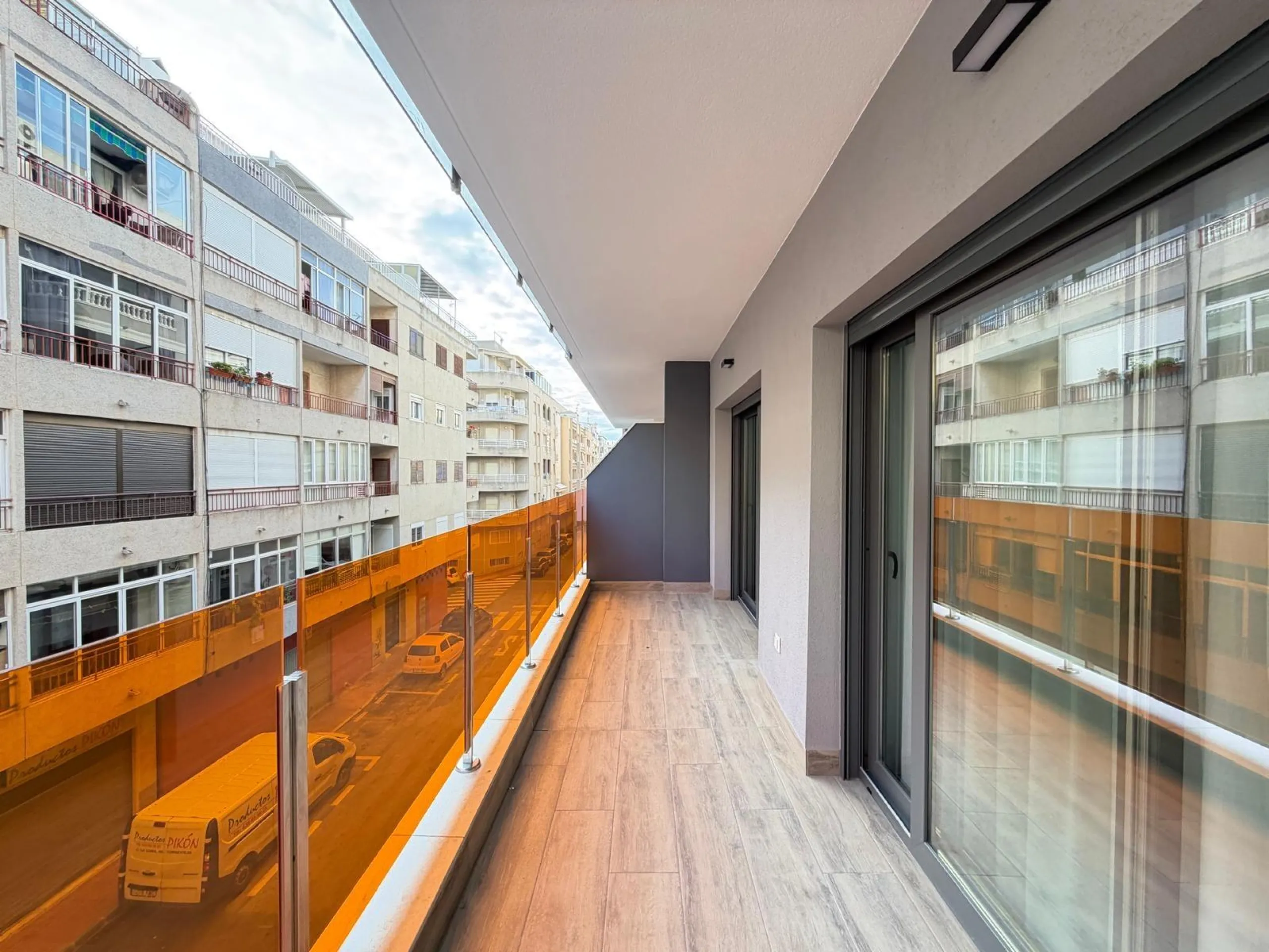 NEW APARTMENT IN THE RESIDENTIAL COMPLEX 'ALEGRIA 21' WITH INCLUDED GARAGE. 3 BEDROOMS. 2 BATHROOMS. 113 M2. POOL + SAUNA + BARBECUE.