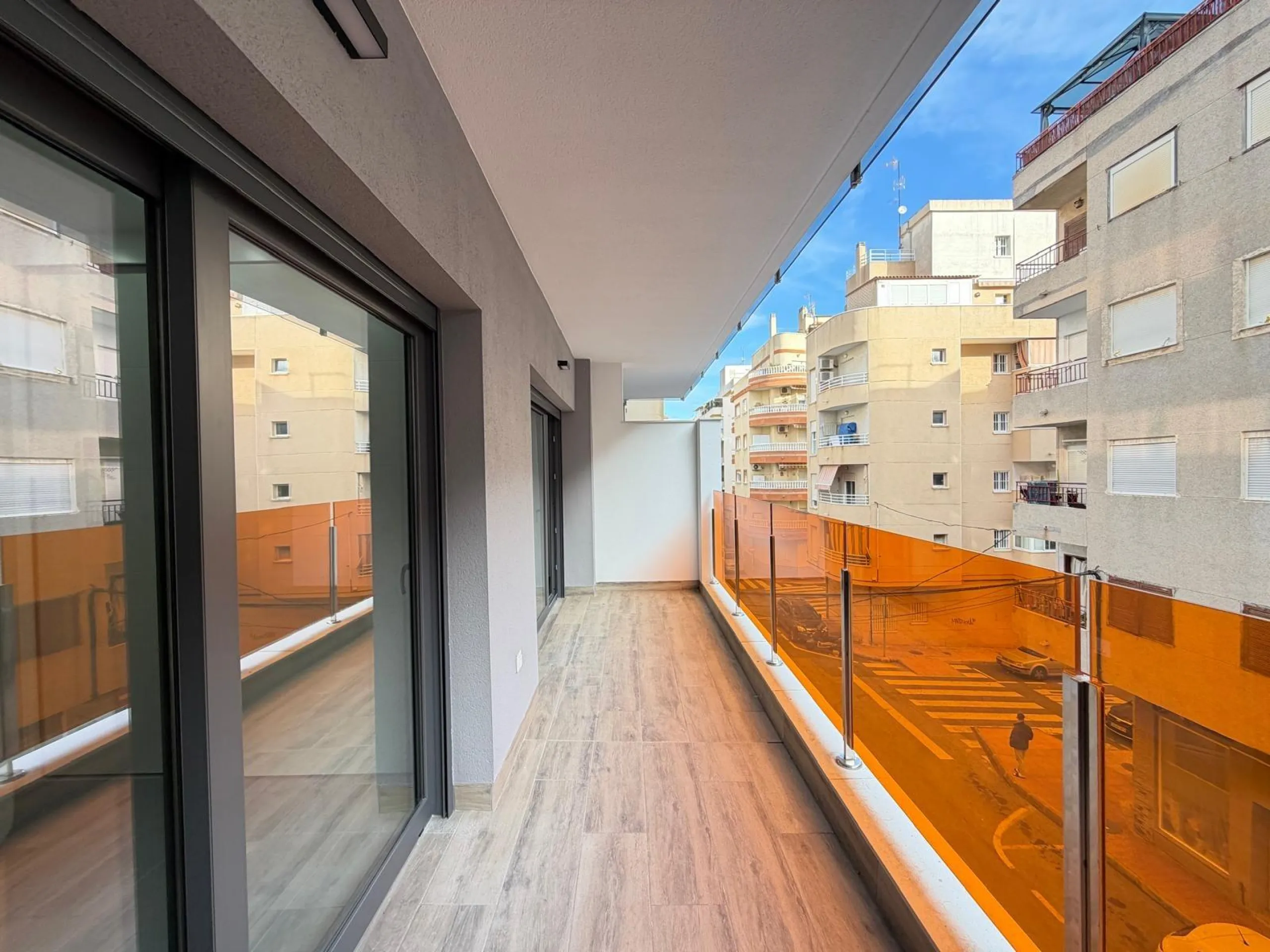 NEW APARTMENT IN THE RESIDENTIAL COMPLEX 'ALEGRIA 21' WITH INCLUDED GARAGE. 3 BEDROOMS. 2 BATHROOMS. 113 M2. POOL + SAUNA + BARBECUE.