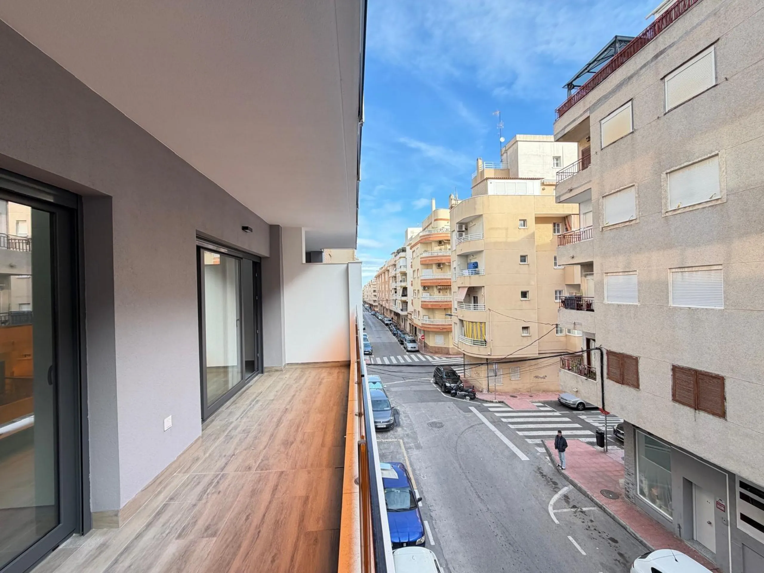 NEW APARTMENT IN THE RESIDENTIAL COMPLEX 'ALEGRIA 21' WITH INCLUDED GARAGE. 3 BEDROOMS. 2 BATHROOMS. 113 M2. POOL + SAUNA + BARBECUE.