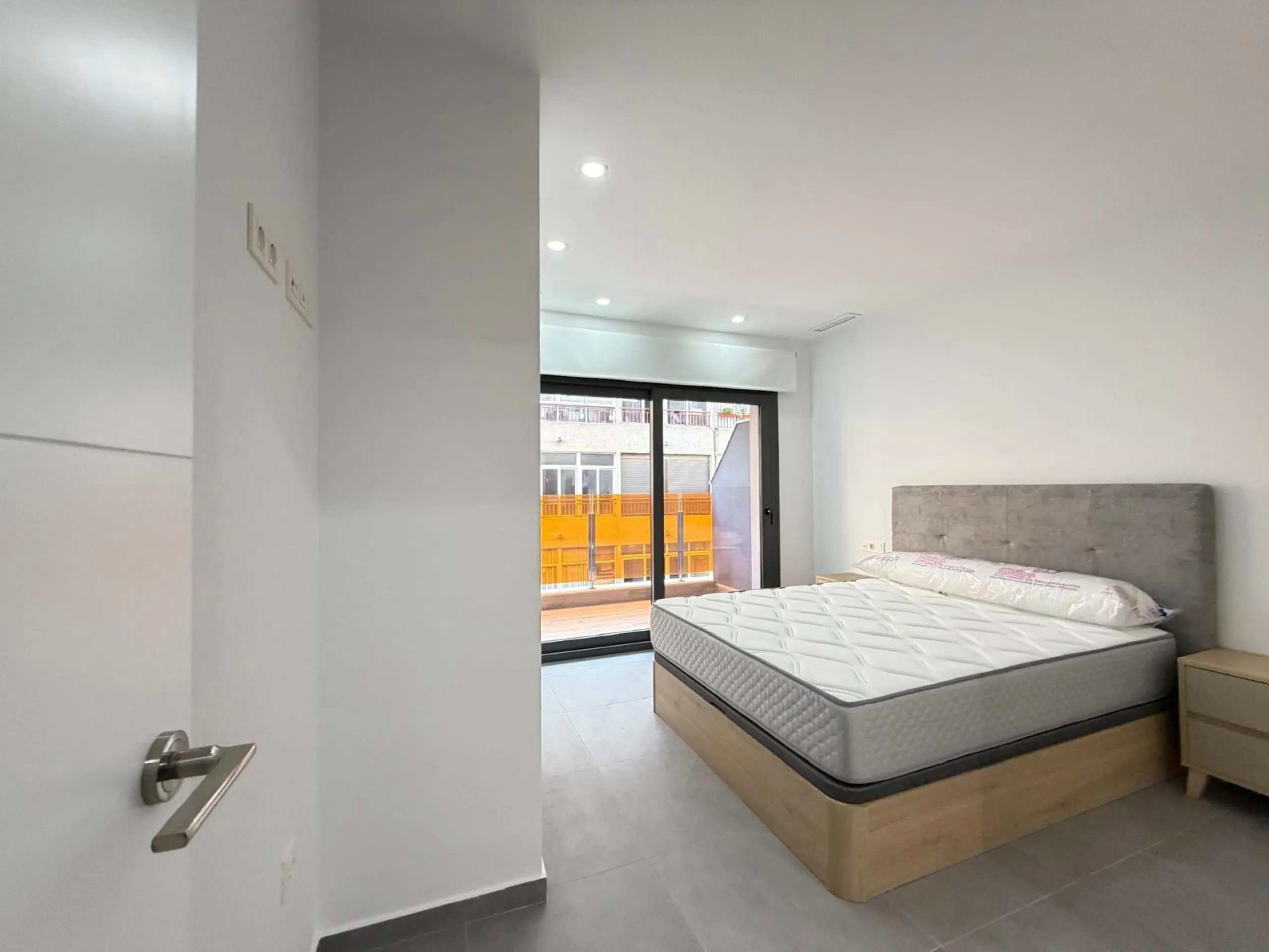 NEW APARTMENT IN THE RESIDENTIAL COMPLEX 'ALEGRIA 21' WITH INCLUDED GARAGE. 3 BEDROOMS. 2 BATHROOMS. 113 M2. POOL + SAUNA + BARBECUE.
