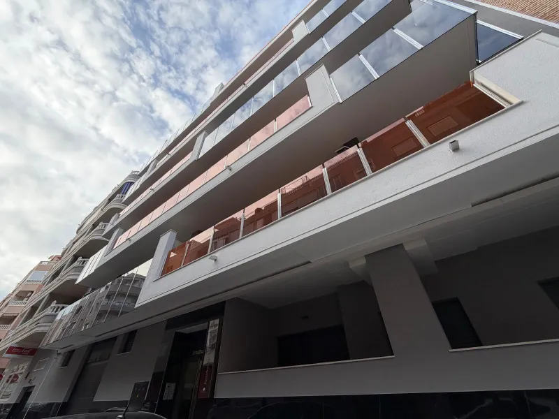 NEW APARTMENT IN THE RESIDENTIAL COMPLEX 'ALEGRIA 21' WITH INCLUDED GARAGE. 3 BEDROOMS. 2 BATHROOMS. 113 M2. POOL + SAUNA + BARBECUE.