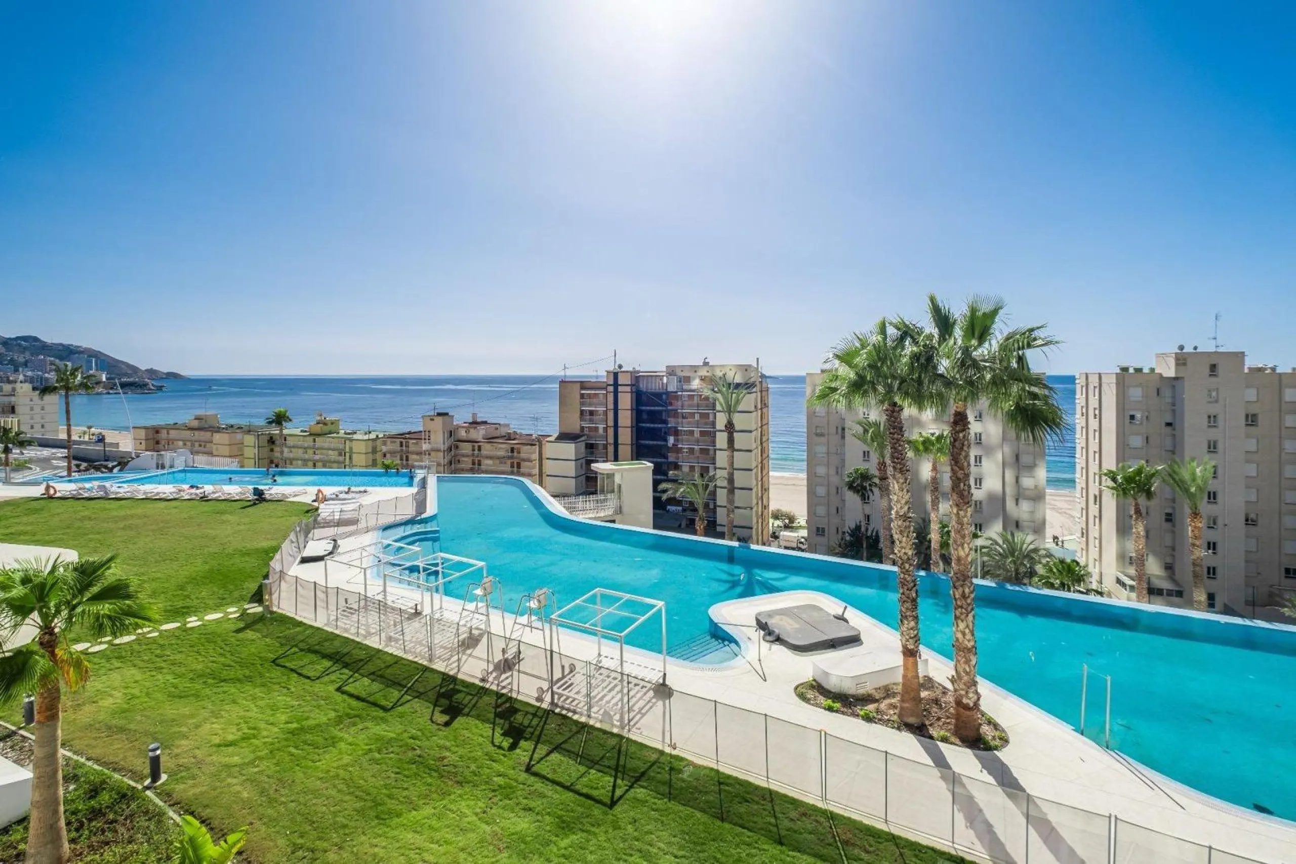 APARTAMENTO EN SUNSET CLIFFS · PLAYA DE PONIENTE · BENIDORM 🌅🌊