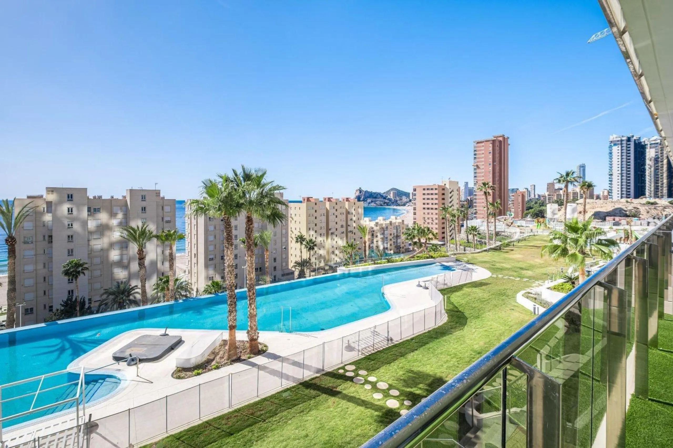 APARTAMENTO EN SUNSET CLIFFS · PLAYA DE PONIENTE · BENIDORM 🌅🌊