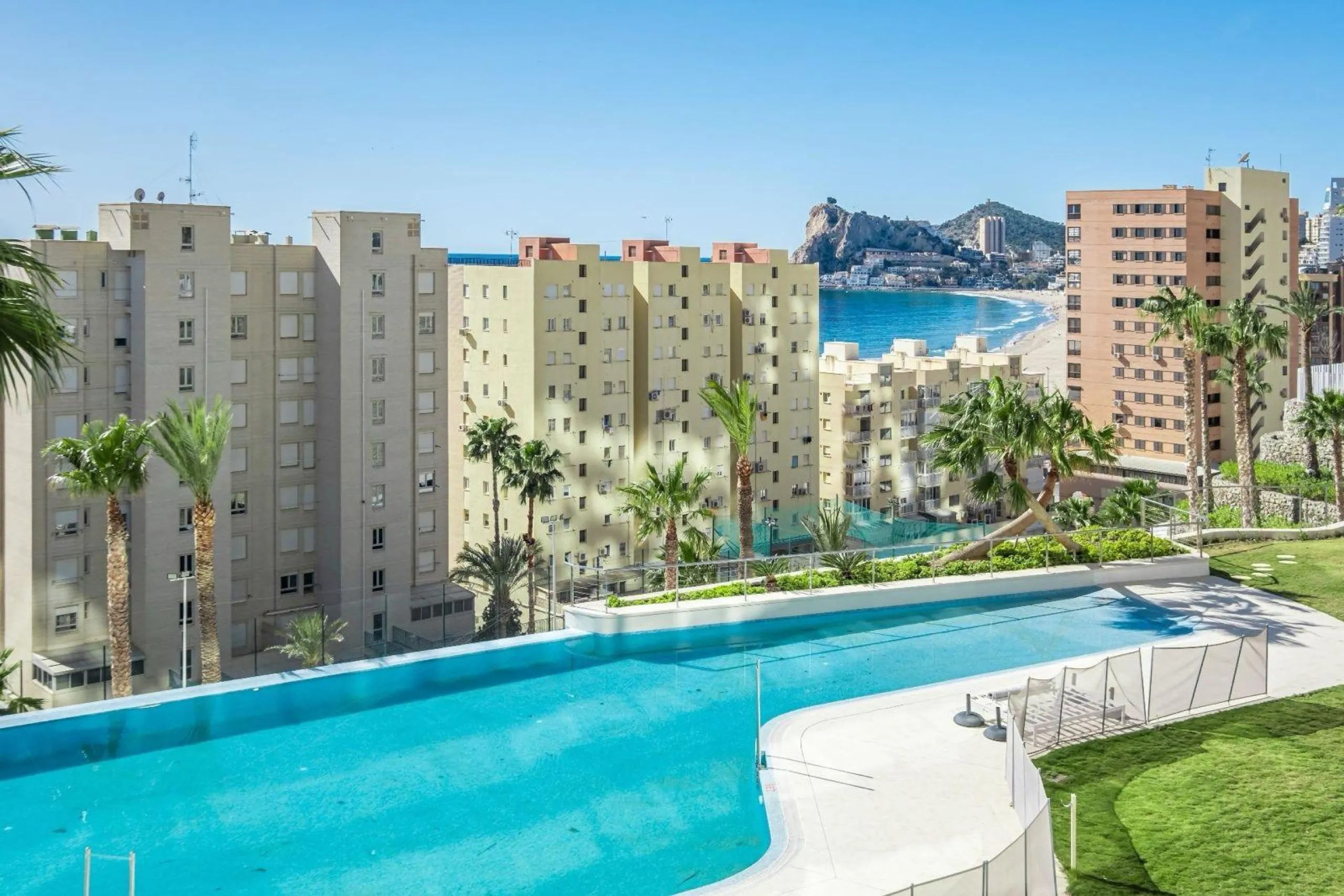 APARTAMENTO EN SUNSET CLIFFS · PLAYA DE PONIENTE · BENIDORM 🌅🌊