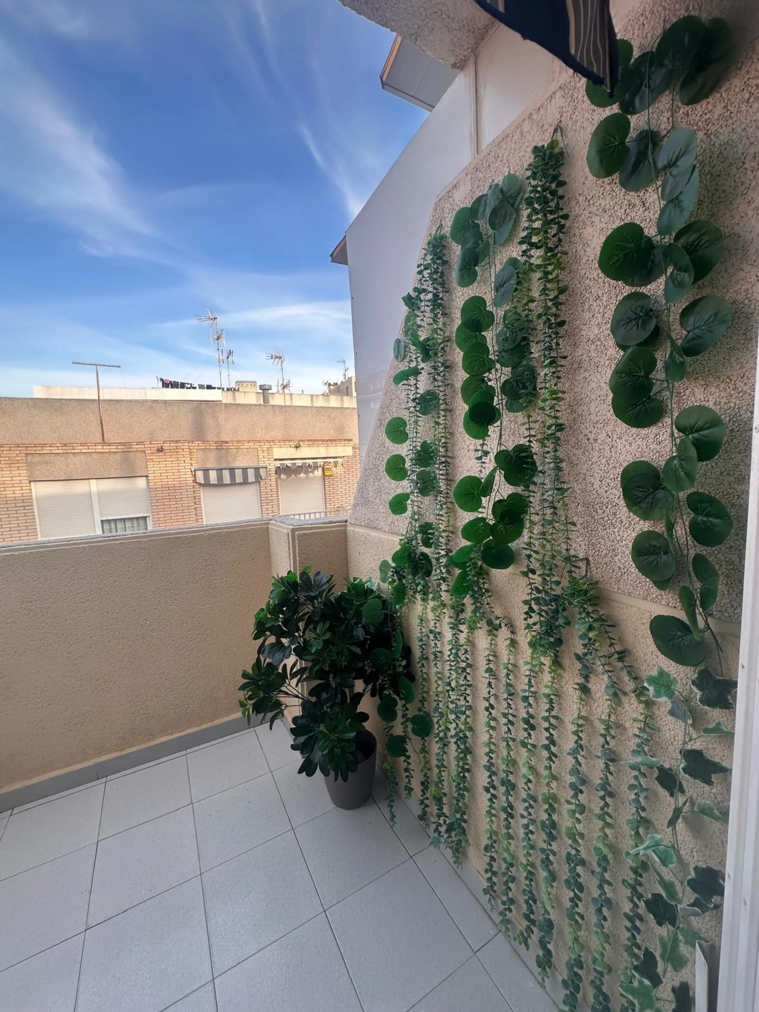 Ático Semireformado en Playa del Cura, Torrevieja - Oportunidad Única