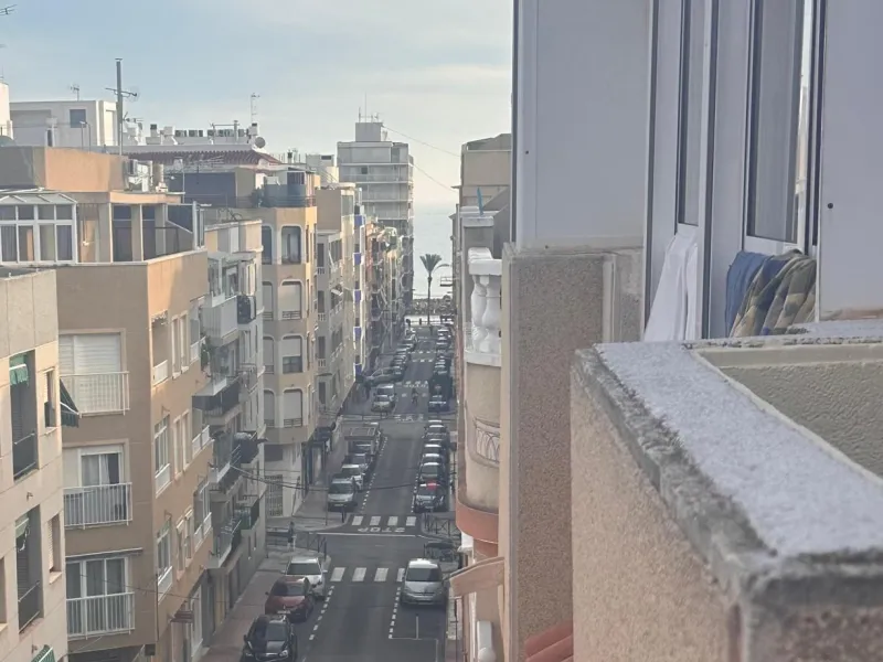 Ático Semireformado en Playa del Cura, Torrevieja - Oportunidad Única