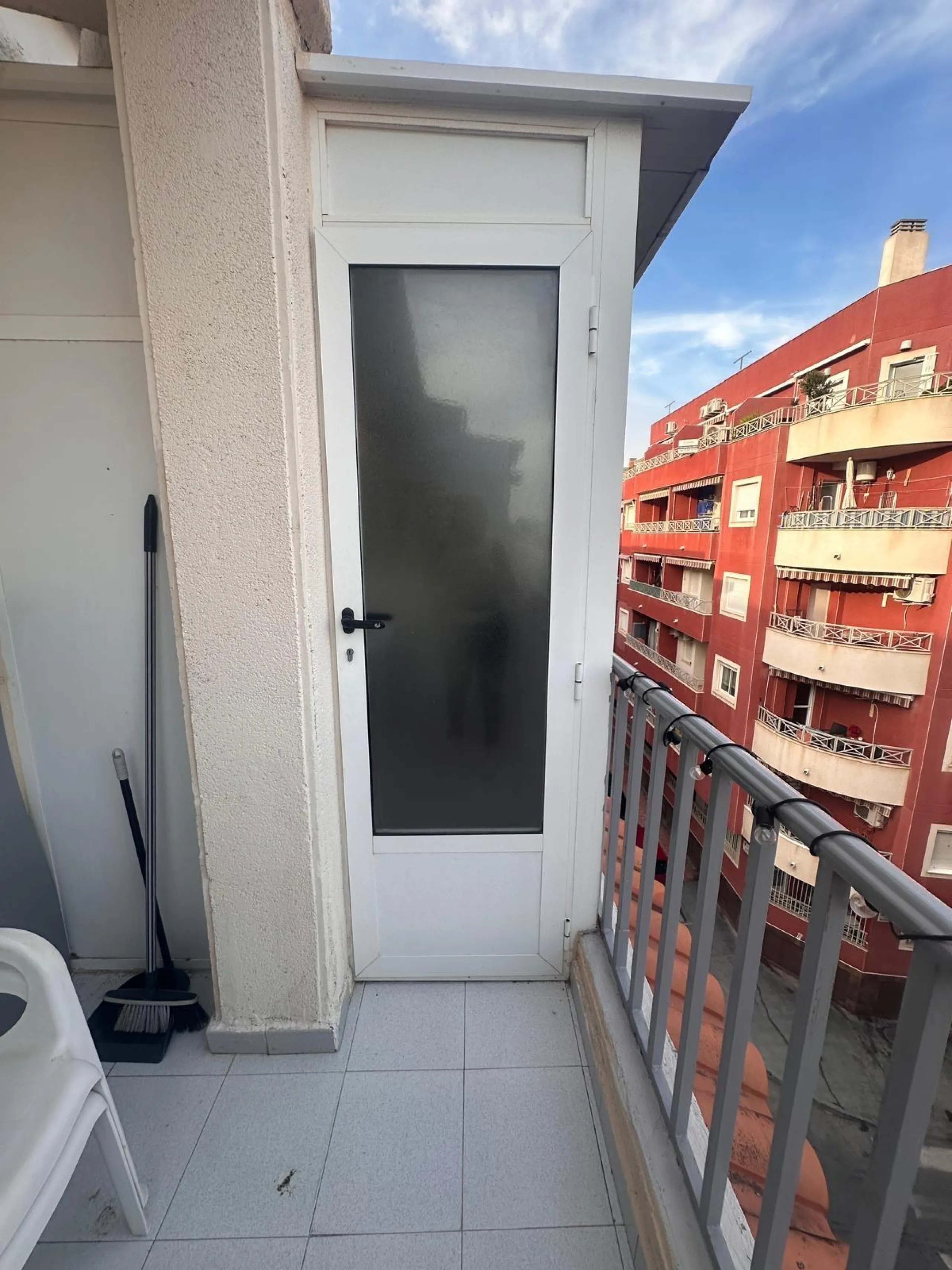 Ático Semireformado en Playa del Cura, Torrevieja - Oportunidad Única
