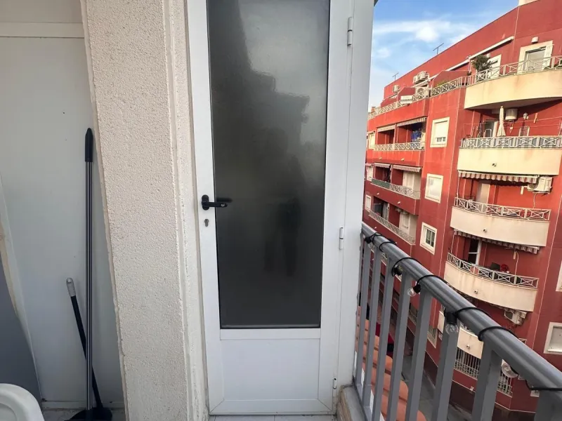 Ático Semireformado en Playa del Cura, Torrevieja - Oportunidad Única