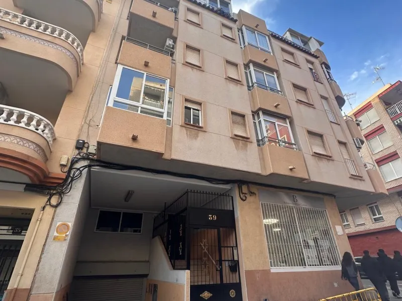 Ático Semireformado en Playa del Cura, Torrevieja - Oportunidad Única