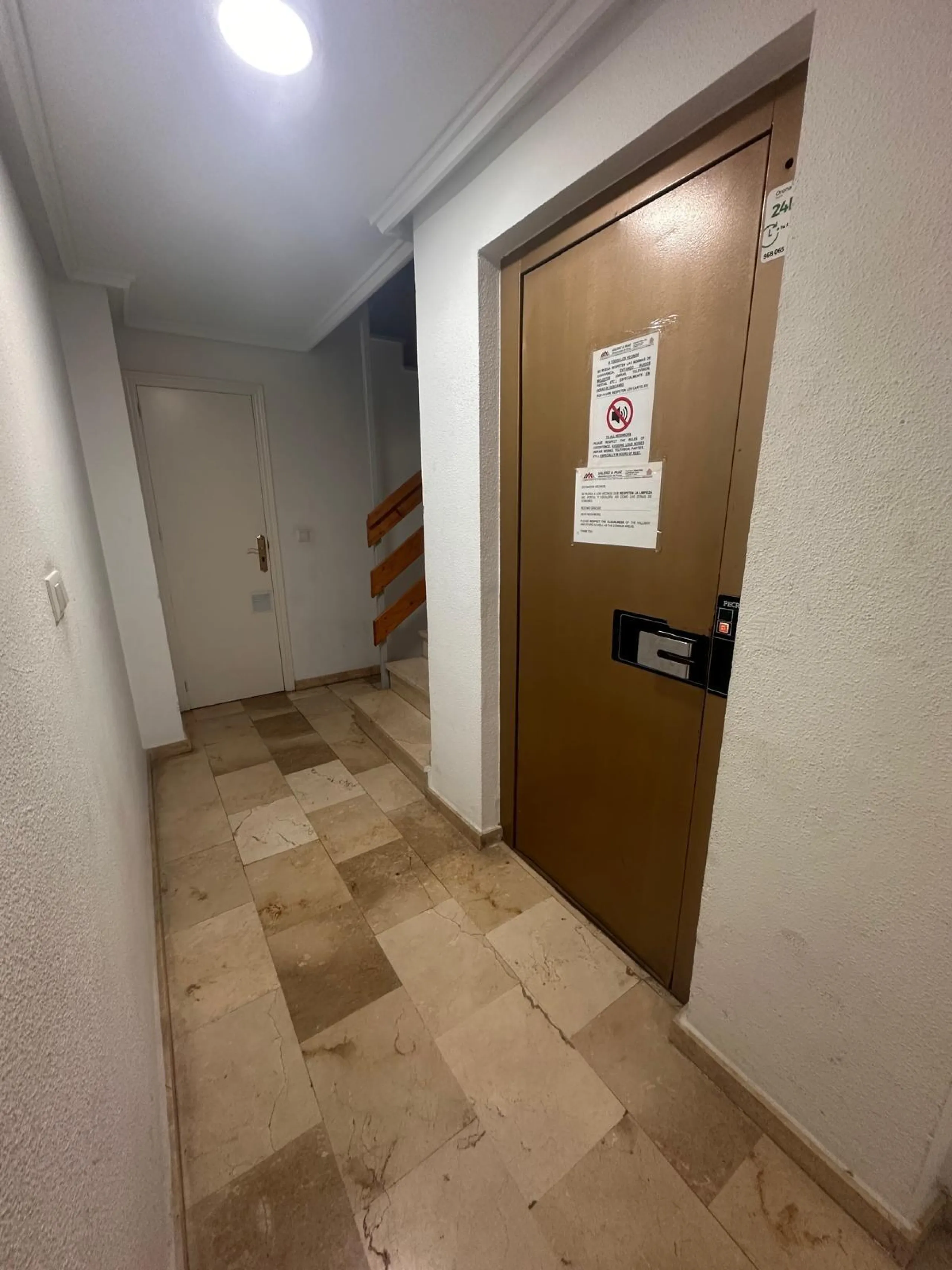 Ático Semireformado en Playa del Cura, Torrevieja - Oportunidad Única