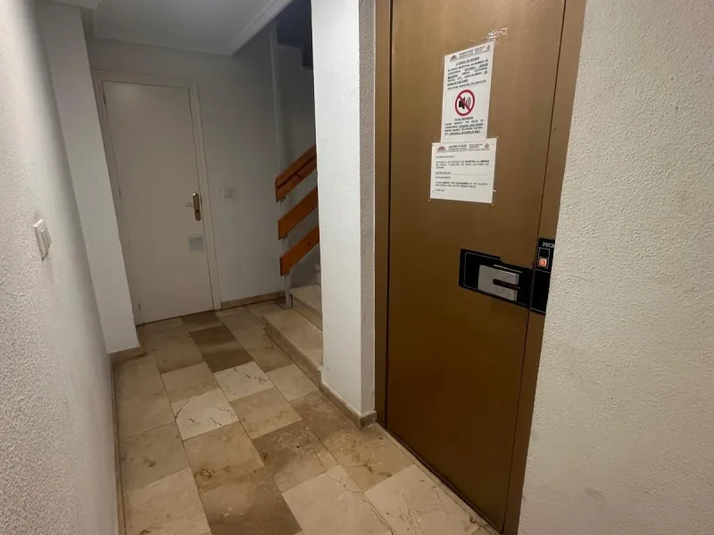 Ático Semireformado en Playa del Cura, Torrevieja - Oportunidad Única