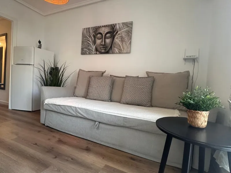 Ático Semireformado en Playa del Cura, Torrevieja - Oportunidad Única
