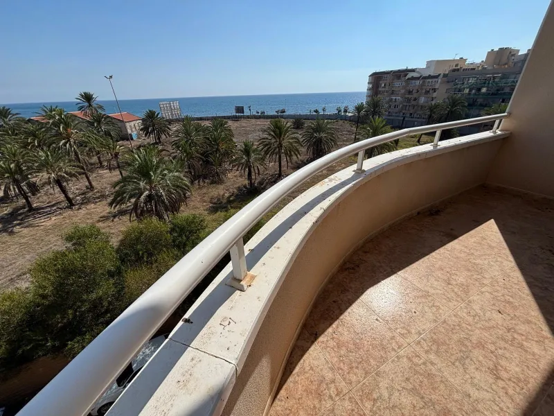 APARTAMENTO CON VISTAS AL MAR EN CALLE LA SAL