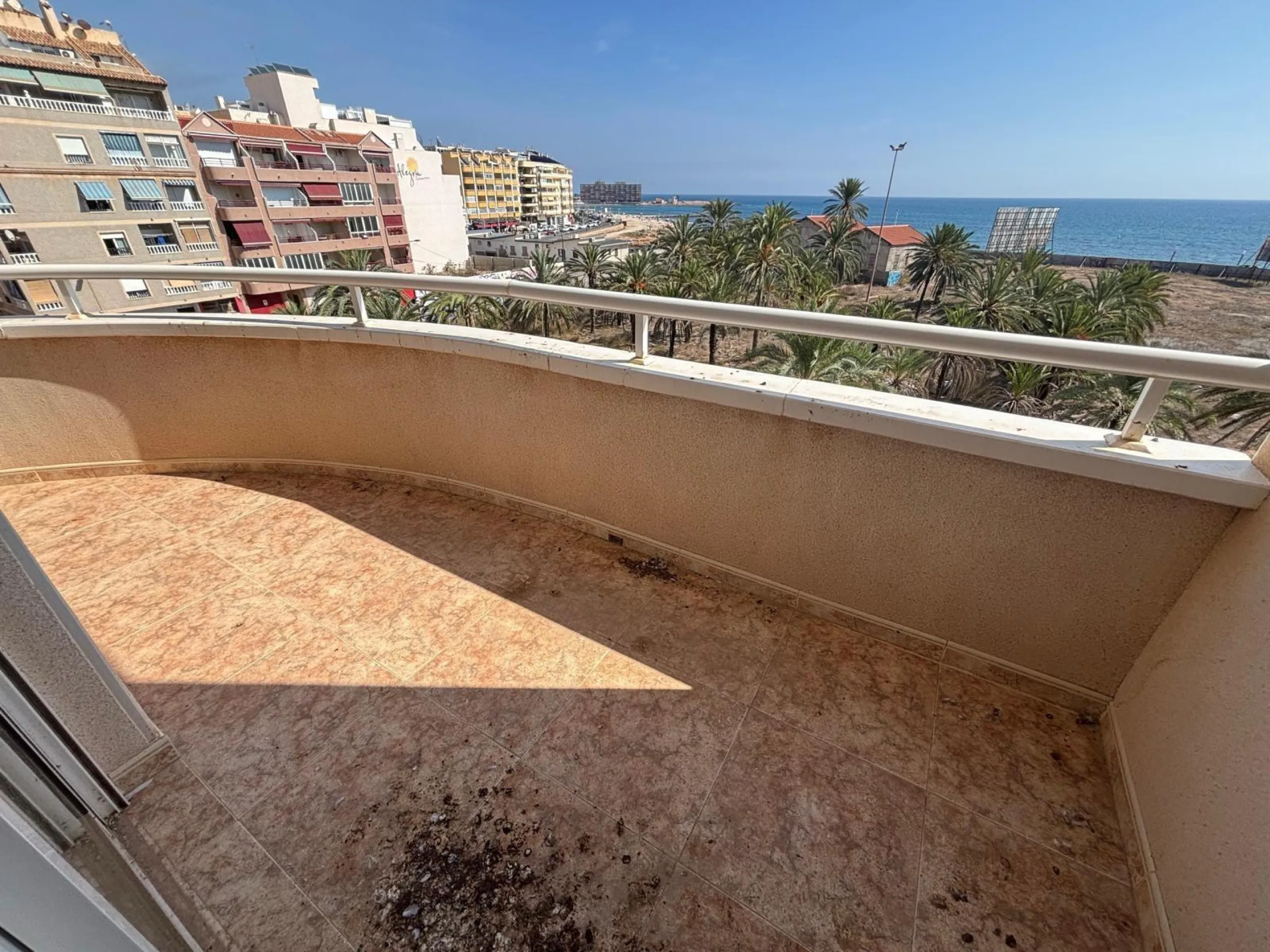APARTAMENTO CON VISTAS AL MAR EN CALLE LA SAL