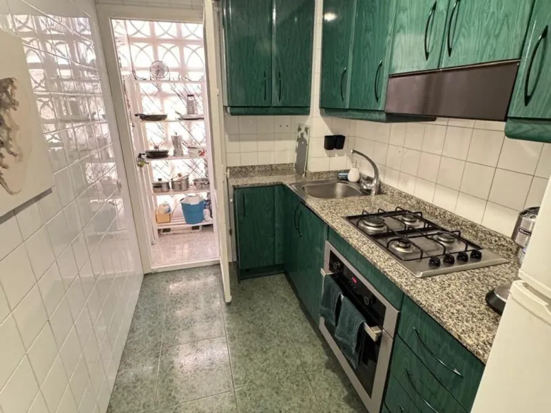 Spacious Apartment in Alonso Cano - Carolinas Altas, Alicante - Unique Opportunity on the Second Floor