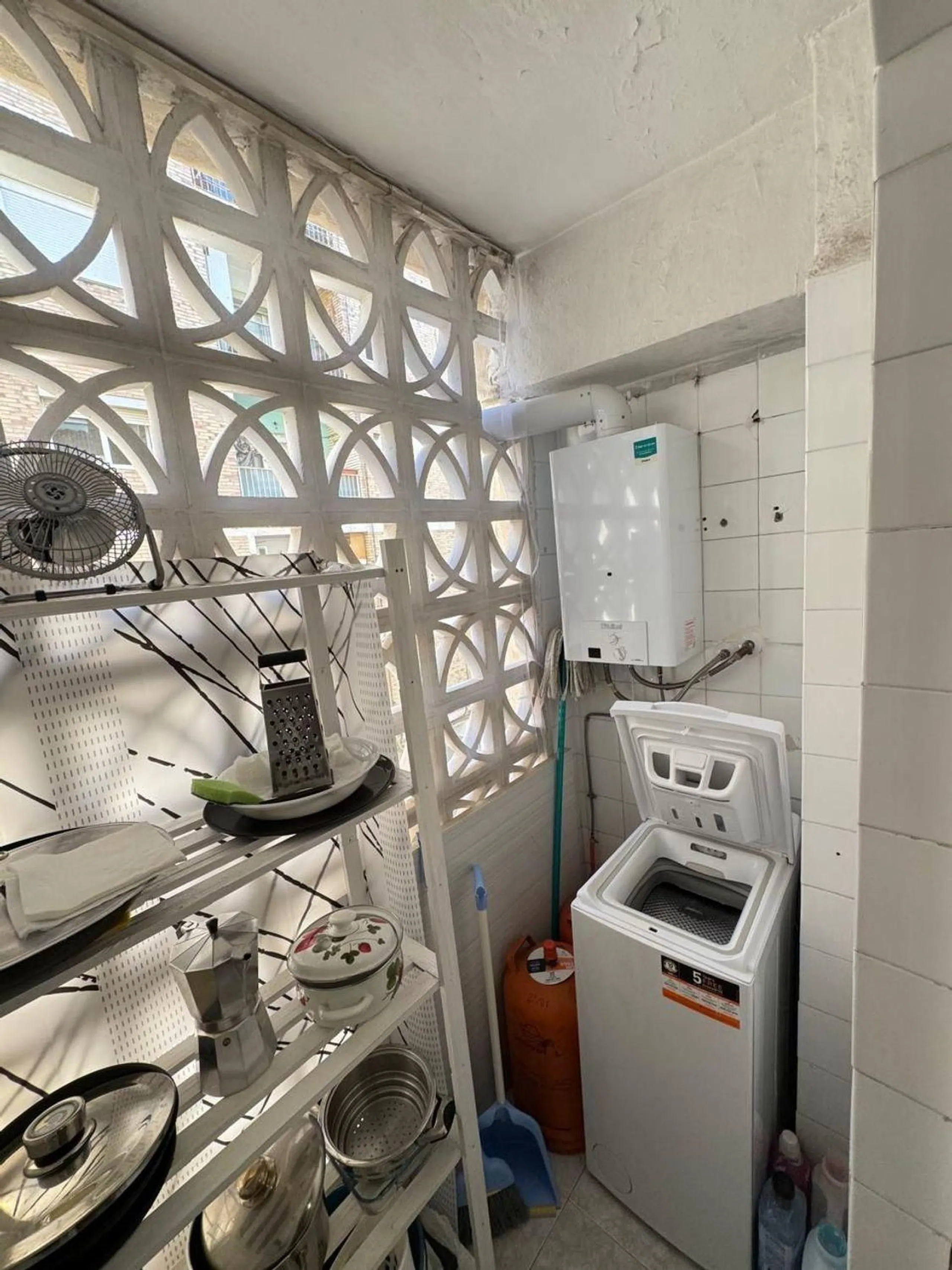 Spacious Apartment in Alonso Cano - Carolinas Altas, Alicante - Unique Opportunity on the Second Floor