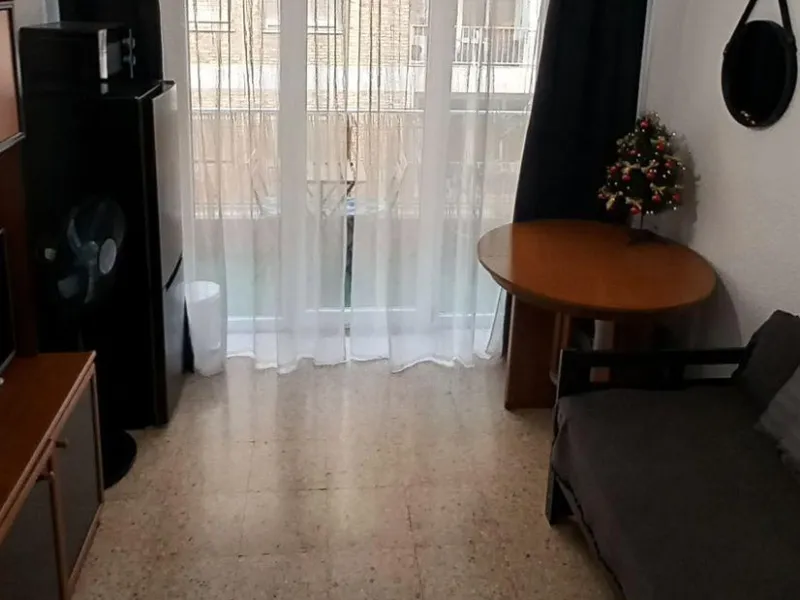 Spacious Apartment in Alonso Cano - Carolinas Altas, Alicante - Unique Opportunity on the Second Floor