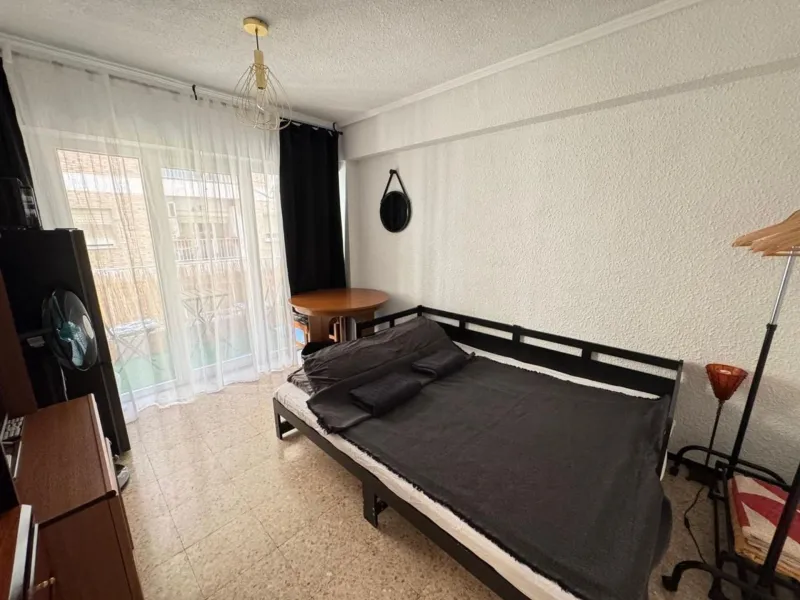 Spacious Apartment in Alonso Cano - Carolinas Altas, Alicante - Unique Opportunity on the Second Floor