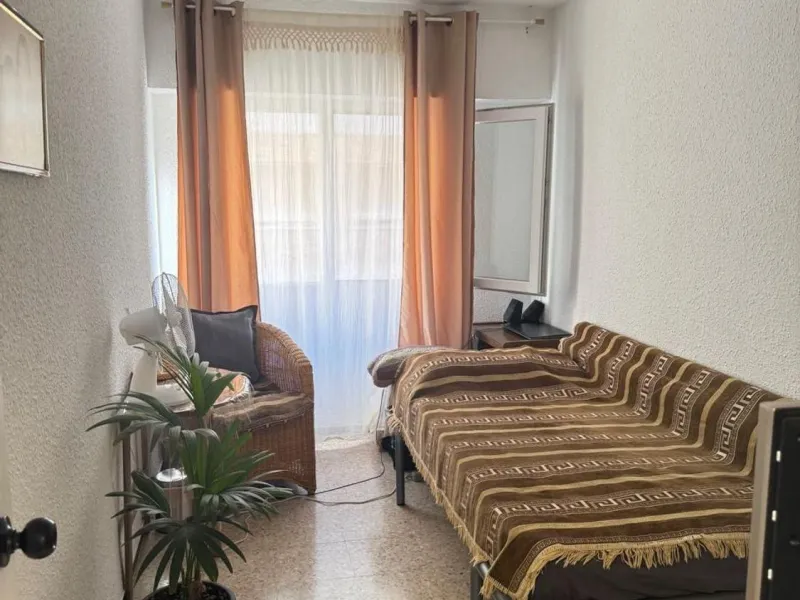 Spacious Apartment in Alonso Cano - Carolinas Altas, Alicante - Unique Opportunity on the Second Floor