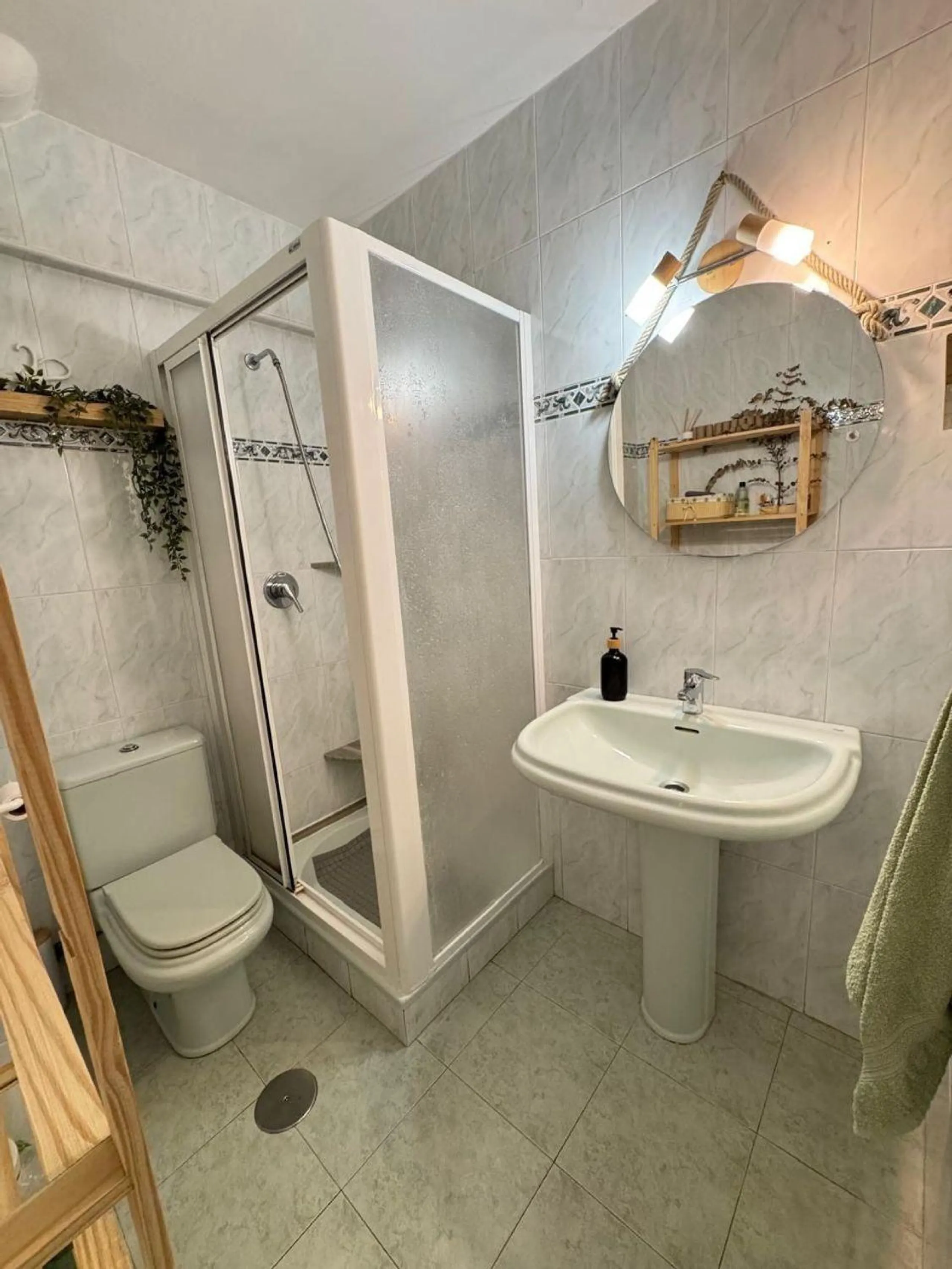 Spacious Apartment in Alonso Cano - Carolinas Altas, Alicante - Unique Opportunity on the Second Floor