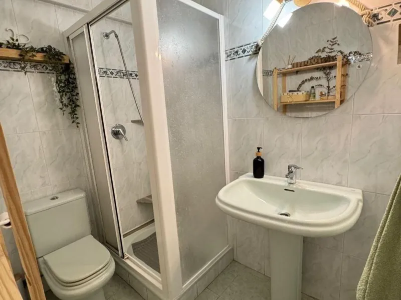 Spacious Apartment in Alonso Cano - Carolinas Altas, Alicante - Unique Opportunity on the Second Floor