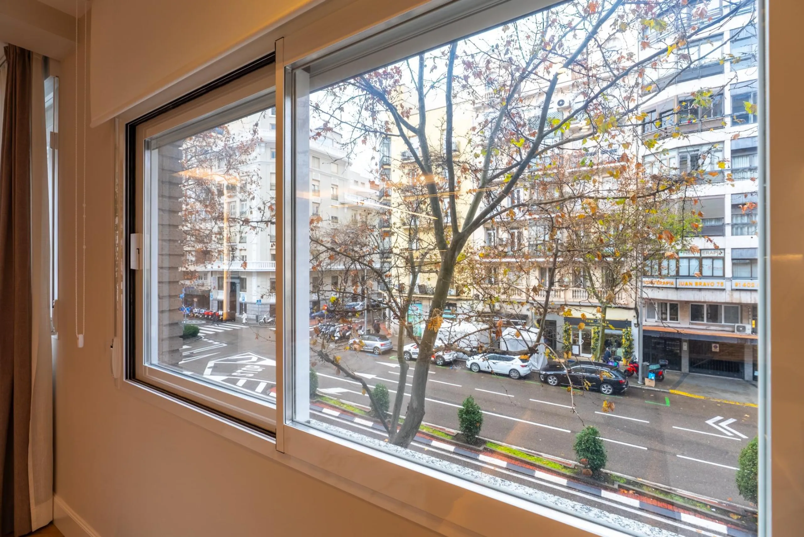 PISO REFORMADO CON TERRAZA Y GARAJE EN LISTA | BARRIO DE SALAMANCA