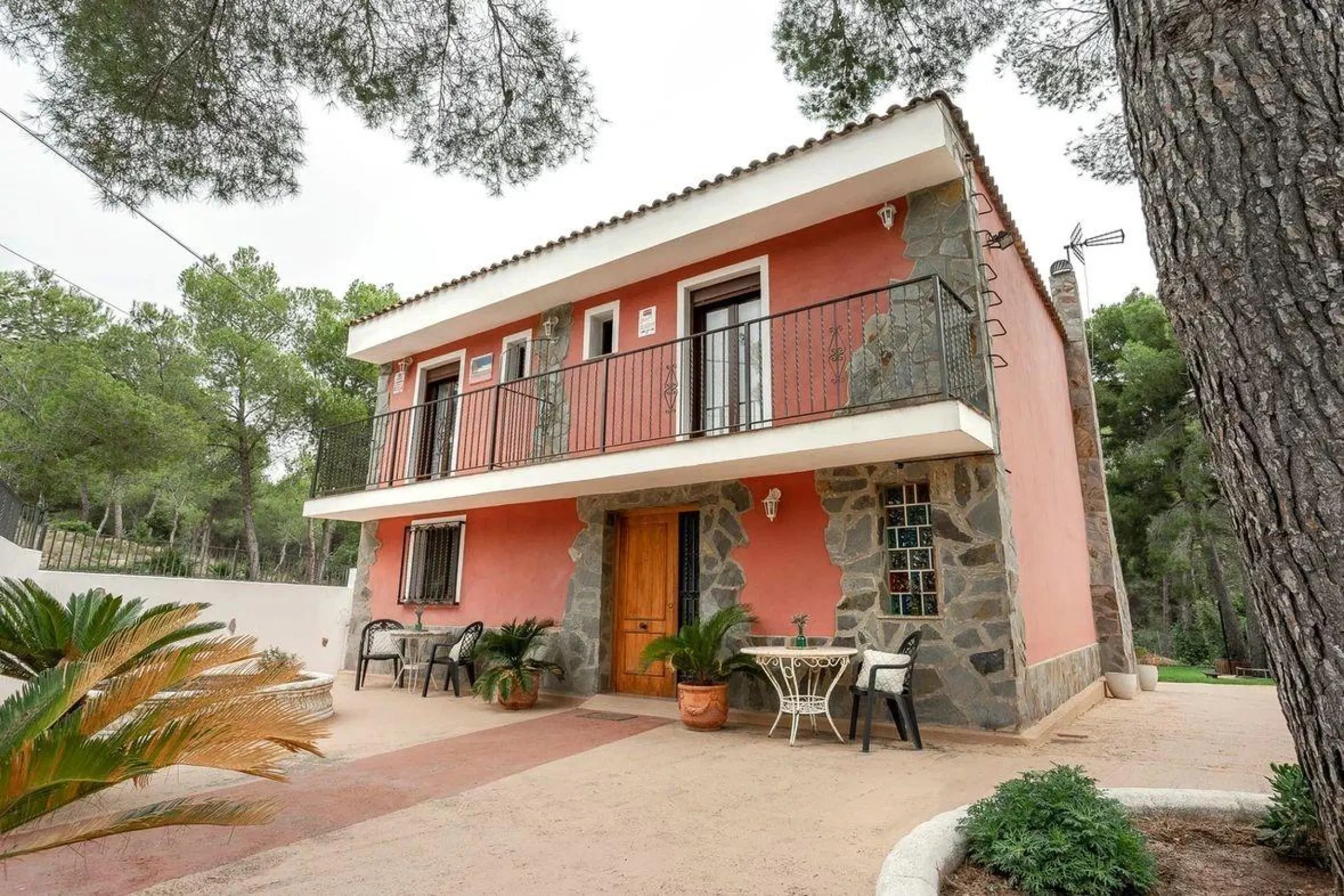Premium bath & guest retreat in Serra Calderona Natural Park