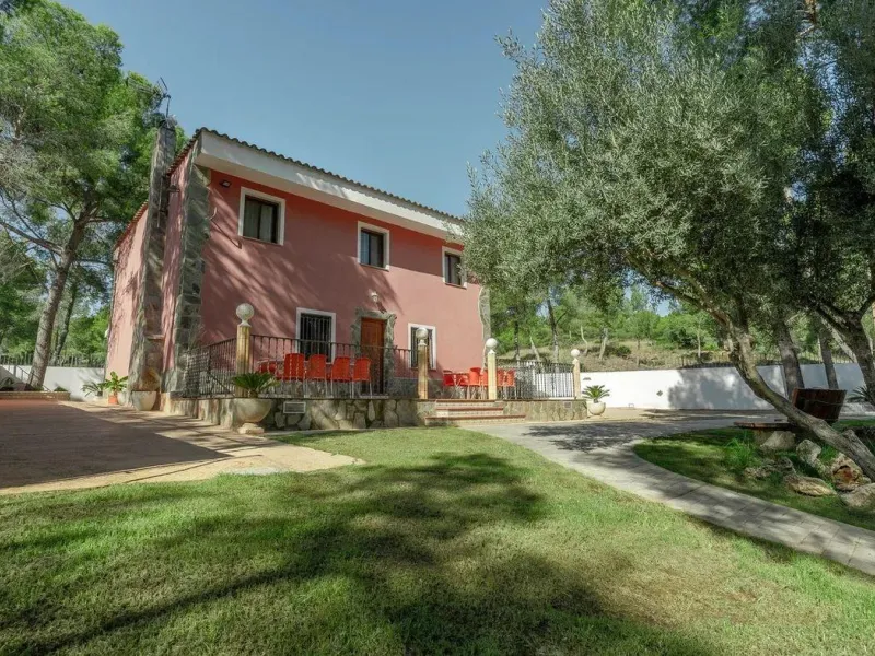 Premium bath & guest retreat in Serra Calderona Natural Park