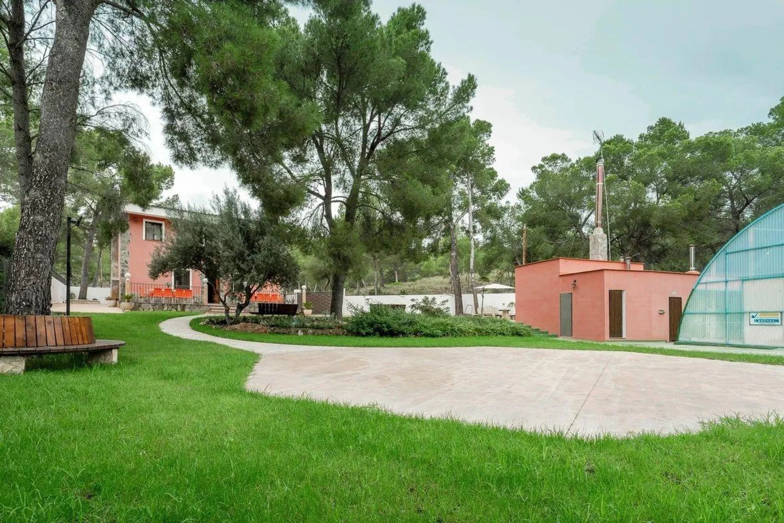 Premium bath & guest retreat in Serra Calderona Natural Park