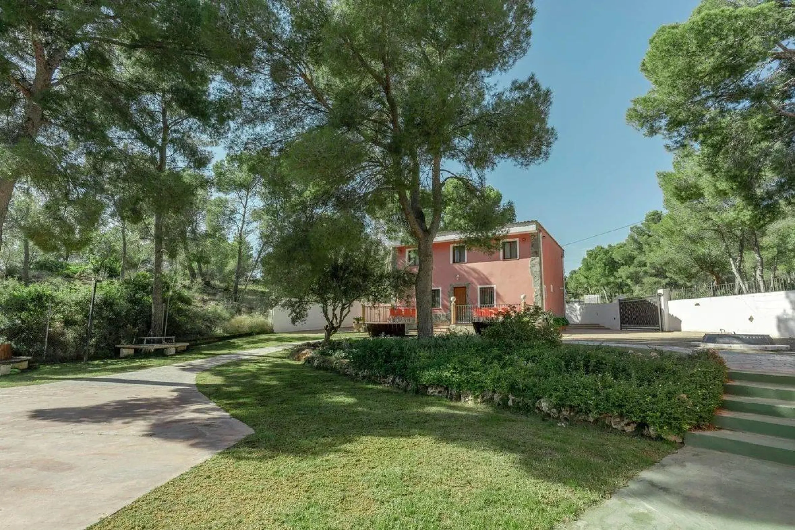 Premium bath & guest retreat in Serra Calderona Natural Park