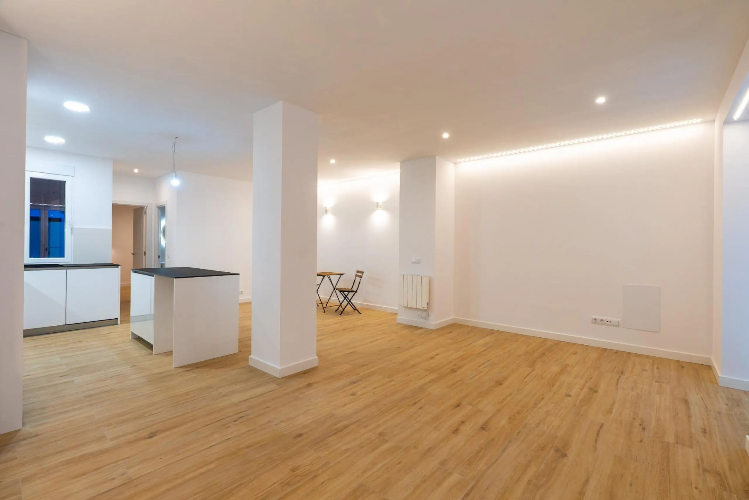 FULLY RENOVATED BRAND-NEW EXTERIOR APARTMENT IN LAVAPIÉS–EMBAJADORES, MADRID