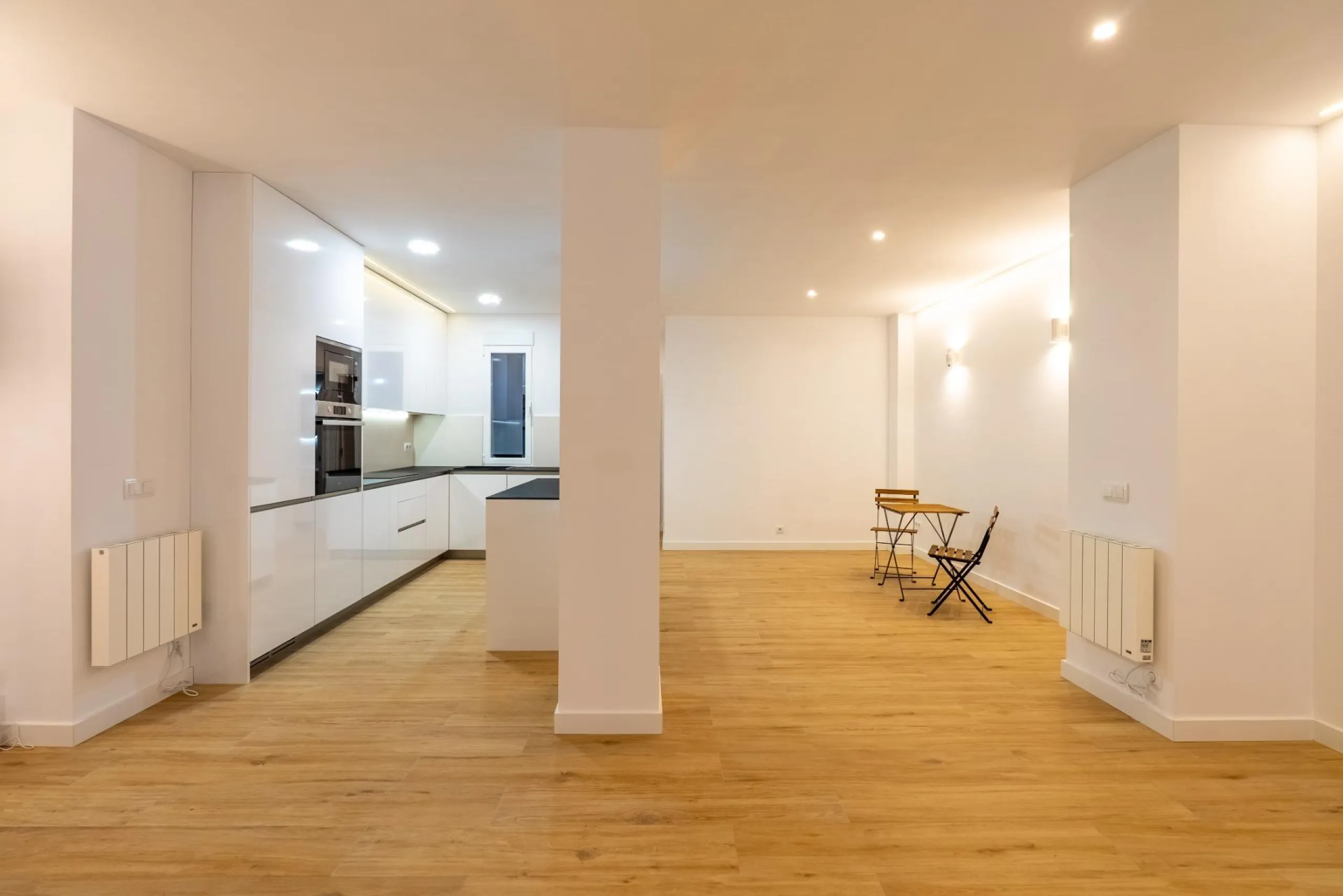 FULLY RENOVATED BRAND-NEW EXTERIOR APARTMENT IN LAVAPIÉS–EMBAJADORES, MADRID