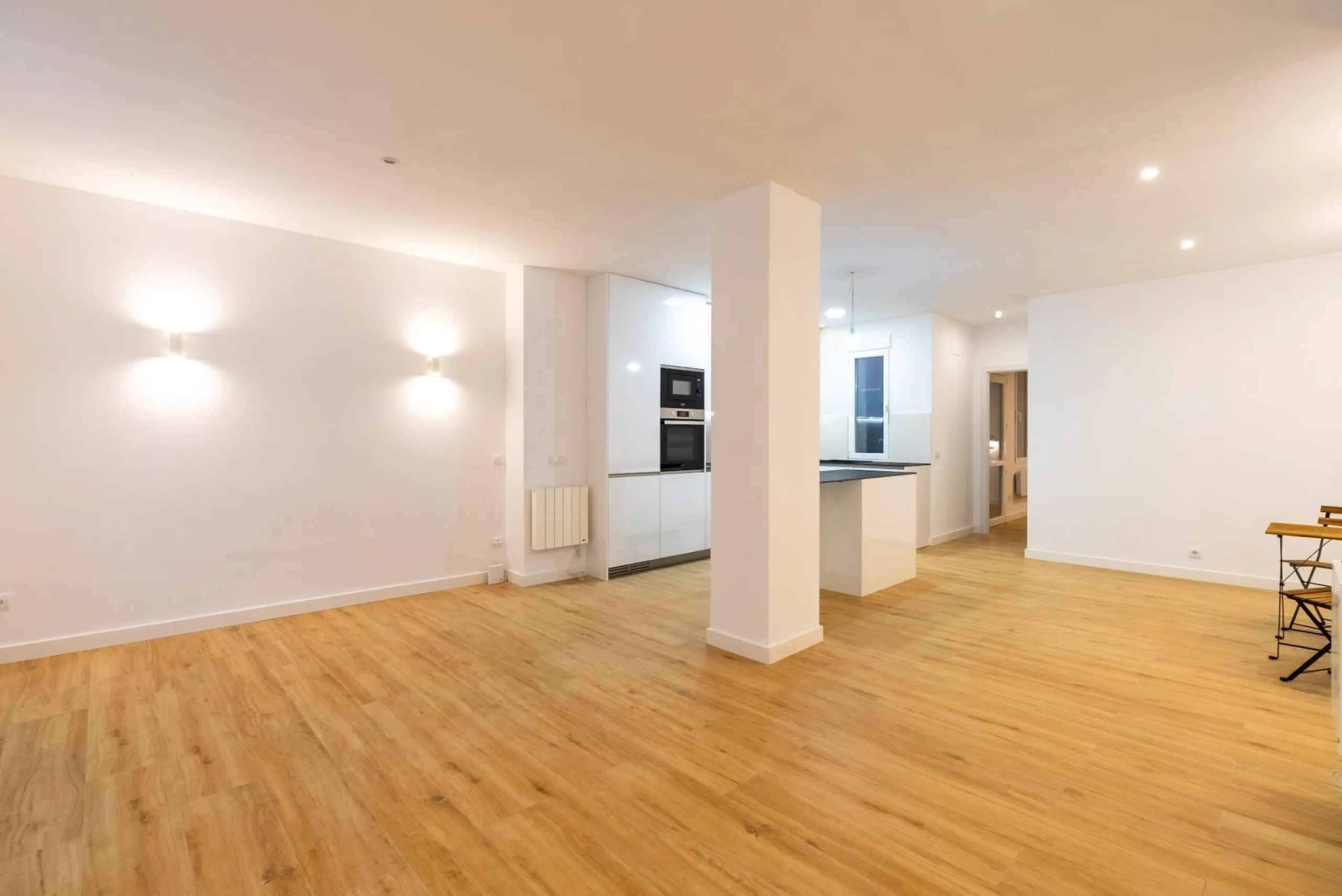 FULLY RENOVATED BRAND-NEW EXTERIOR APARTMENT IN LAVAPIÉS–EMBAJADORES, MADRID