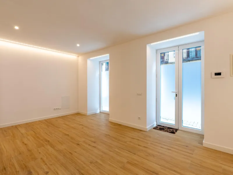 FULLY RENOVATED BRAND-NEW EXTERIOR APARTMENT IN LAVAPIÉS–EMBAJADORES, MADRID