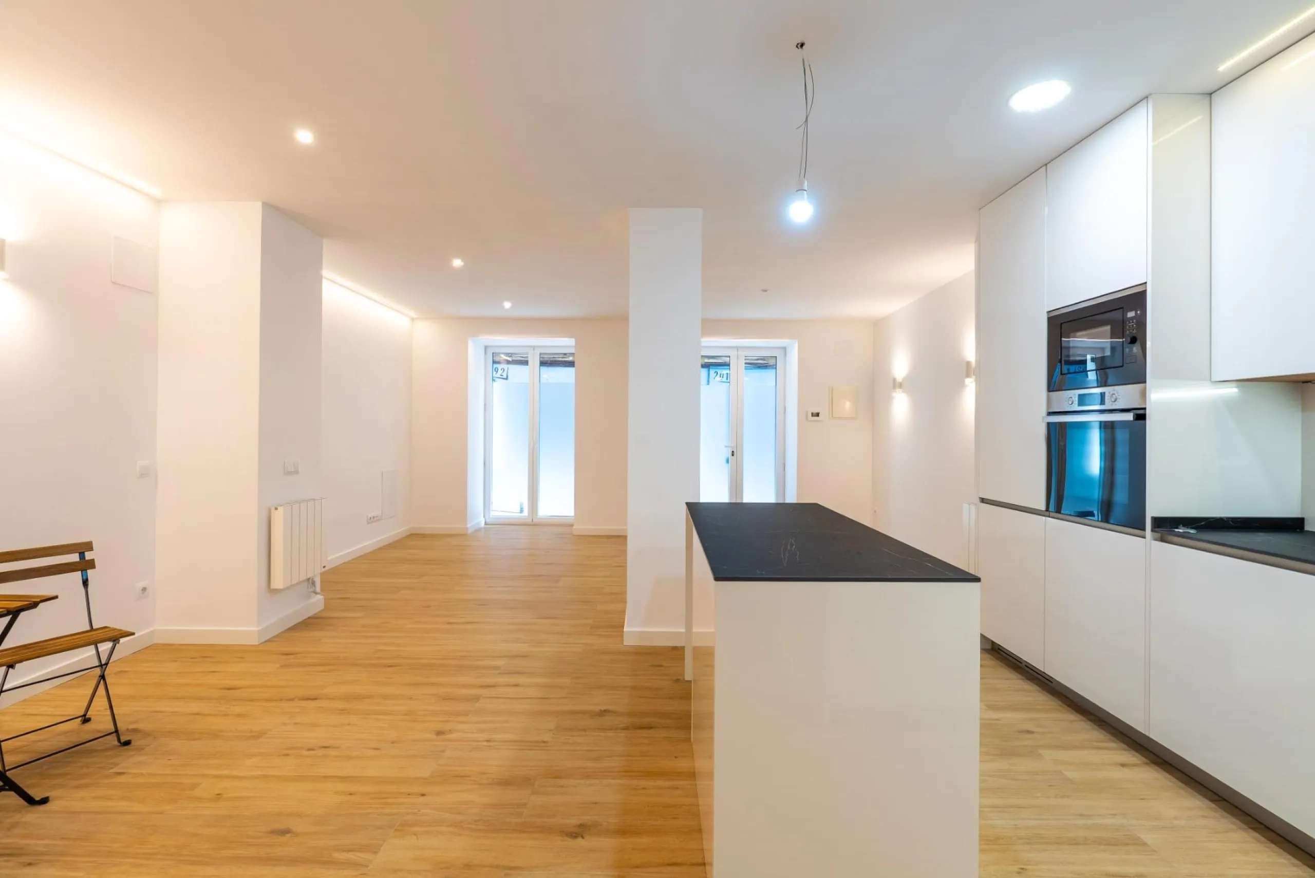 FULLY RENOVATED BRAND-NEW EXTERIOR APARTMENT IN LAVAPIÉS–EMBAJADORES, MADRID