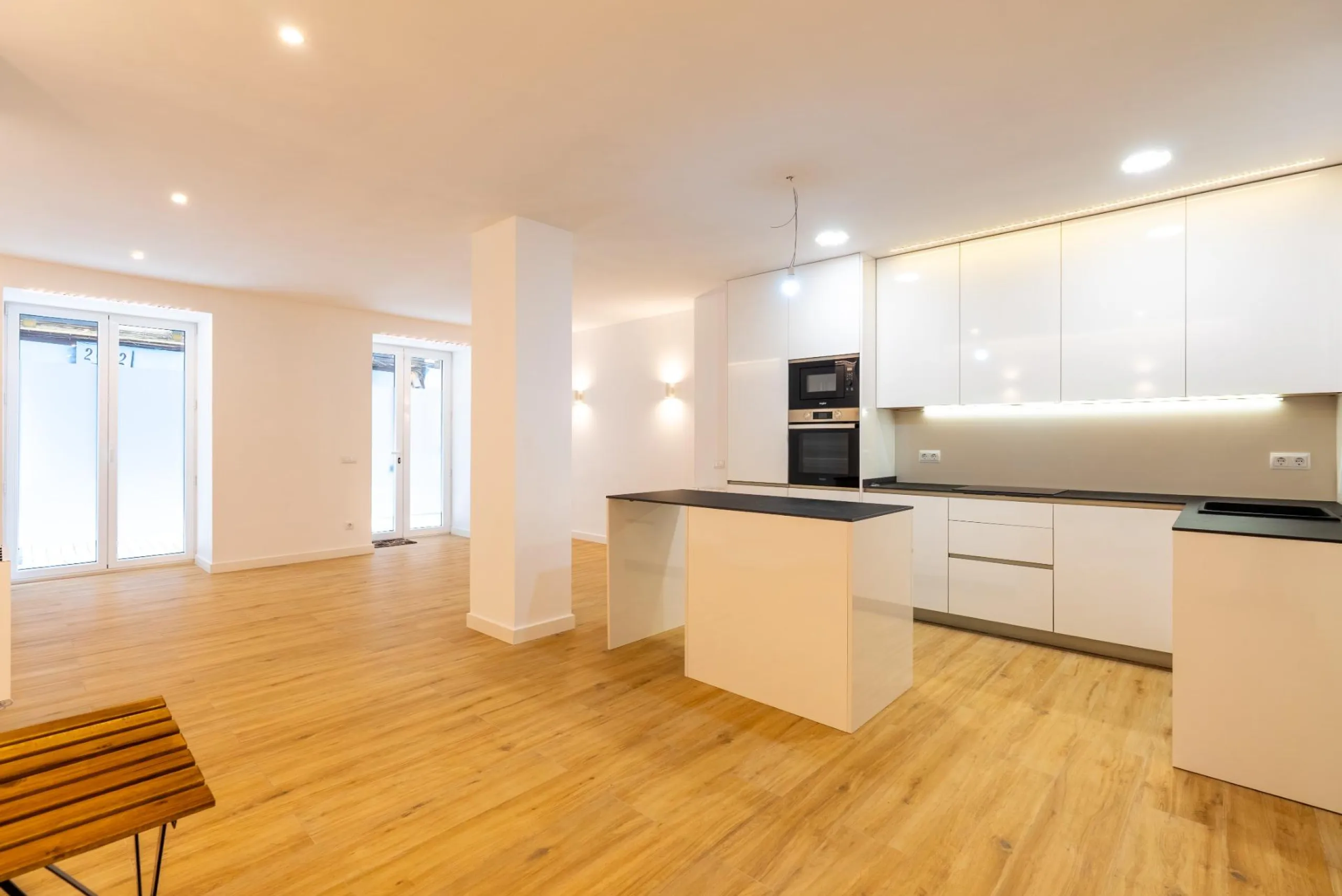 FULLY RENOVATED BRAND-NEW EXTERIOR APARTMENT IN LAVAPIÉS–EMBAJADORES, MADRID