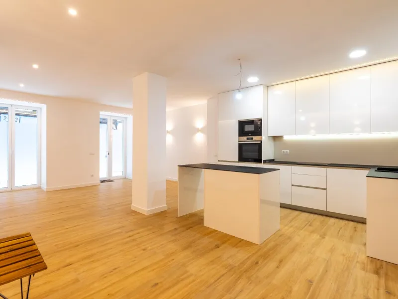 FULLY RENOVATED BRAND-NEW EXTERIOR APARTMENT IN LAVAPIÉS–EMBAJADORES, MADRID